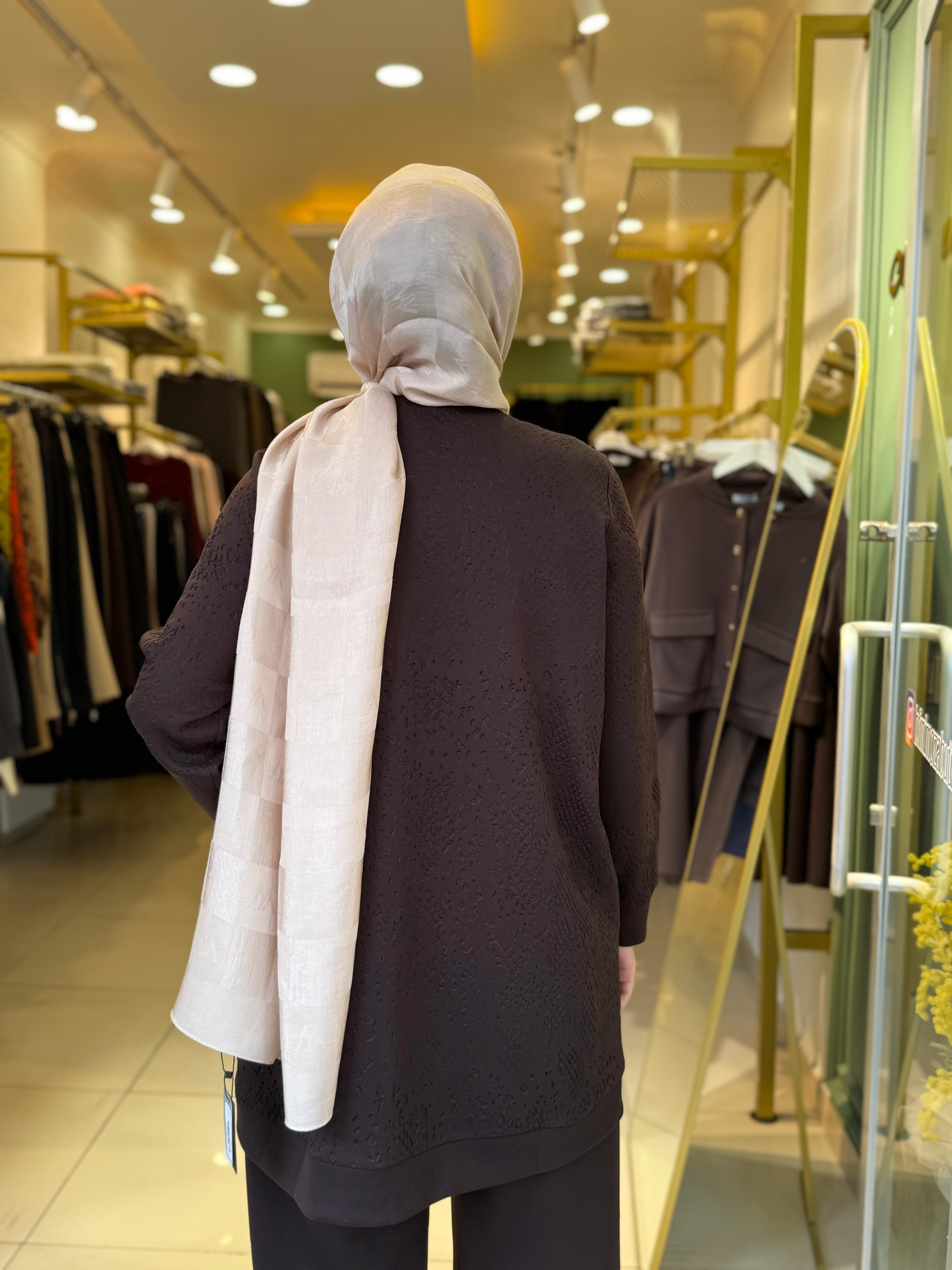 Lissmore 5934 Yaka İşlemeli Pantolonlu Takım Kahverengi