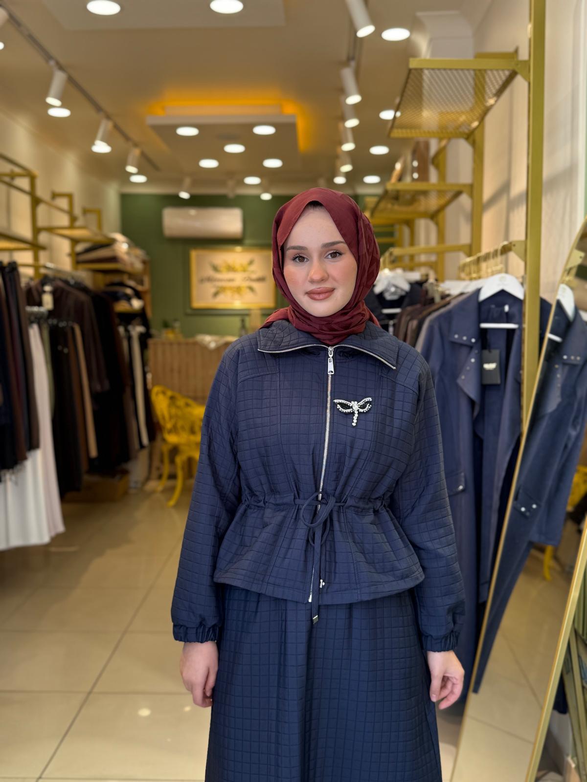 Nuss 1009 Kapitone Broş Detaylı Etekli Takım Lacivert