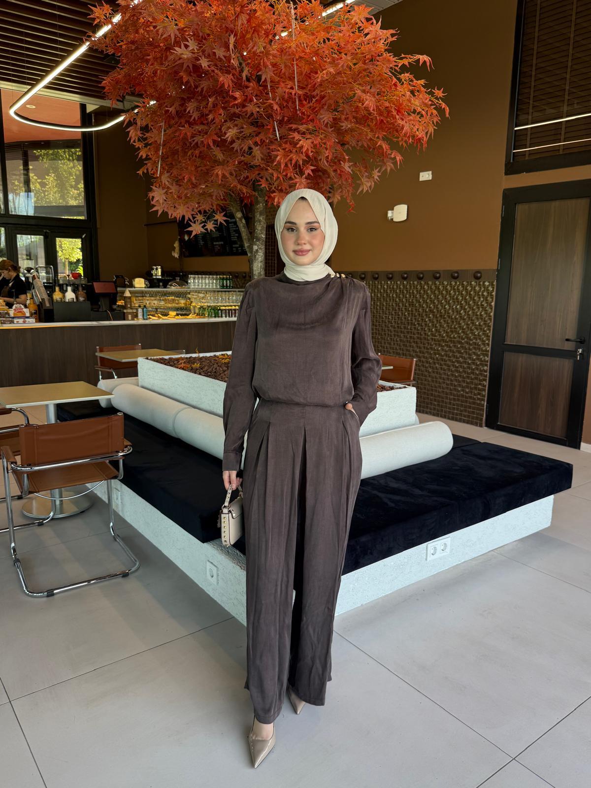 Miori Bois Taşlanmış İpek Pantolonlu Takım Kahverengi