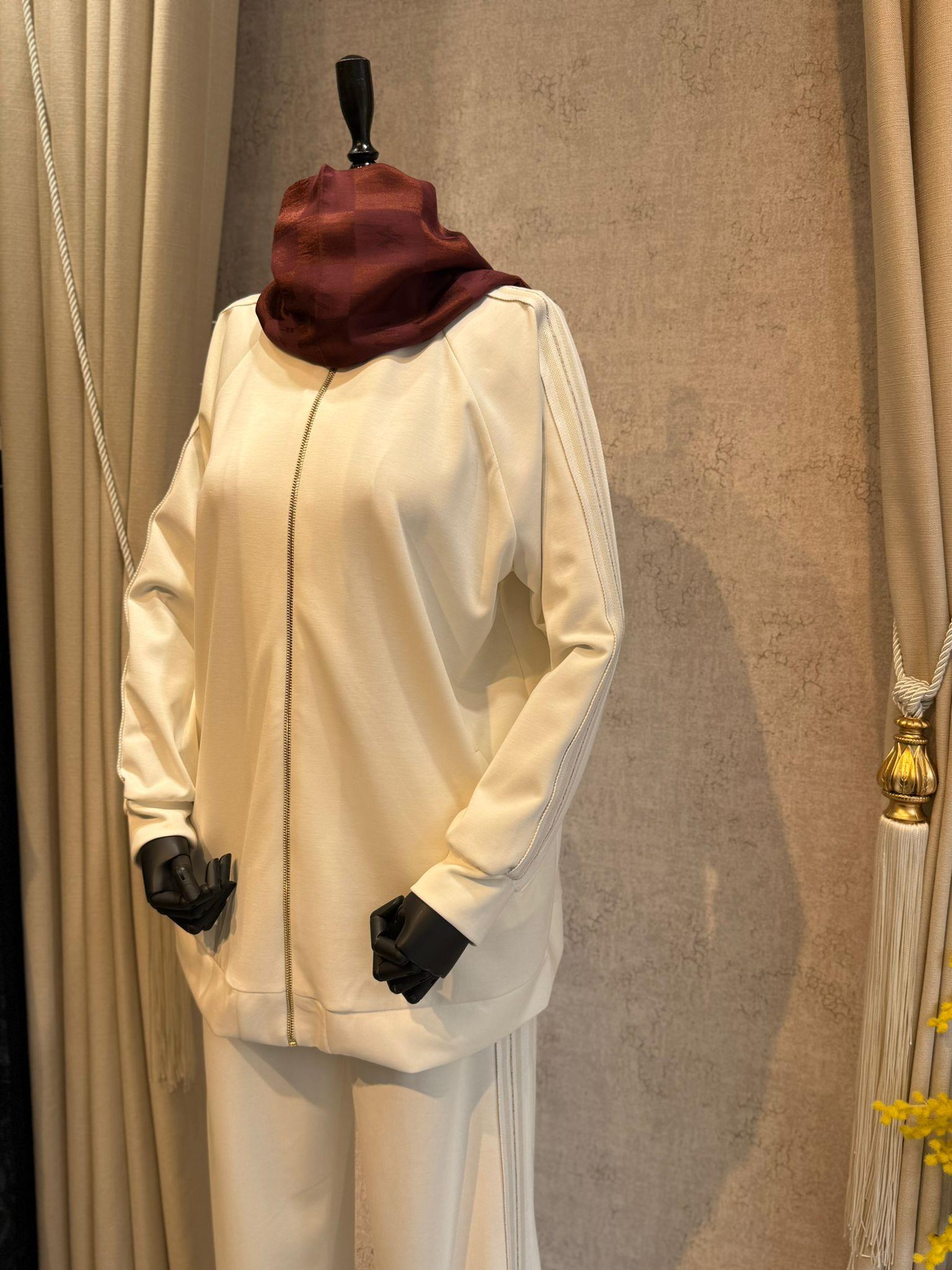 Nuss 1092 Yanı Şerit Detaylı Pantolonlu Takım Ekru