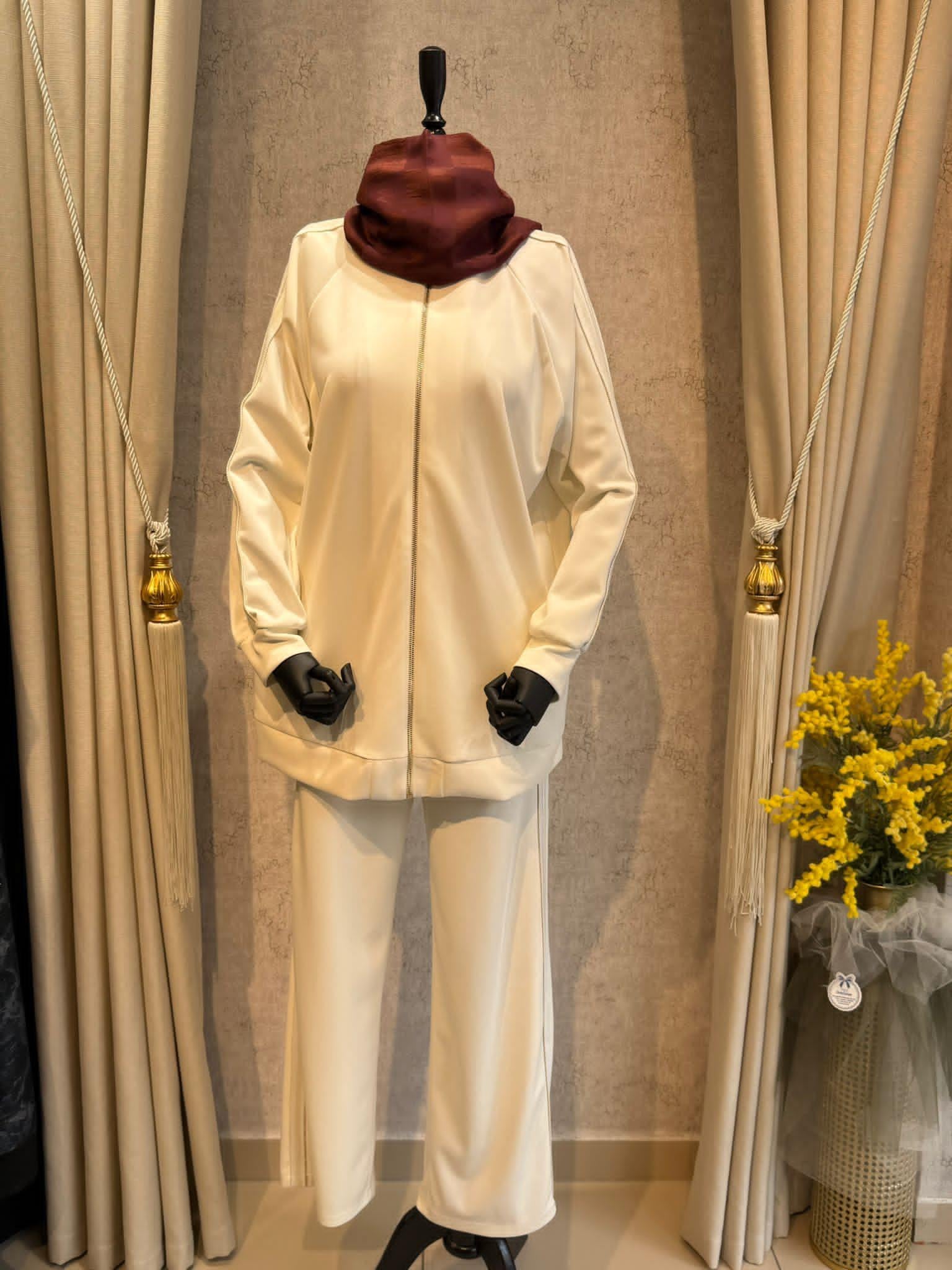 Nuss 1092 Yanı Şerit Detaylı Pantolonlu Takım Ekru
