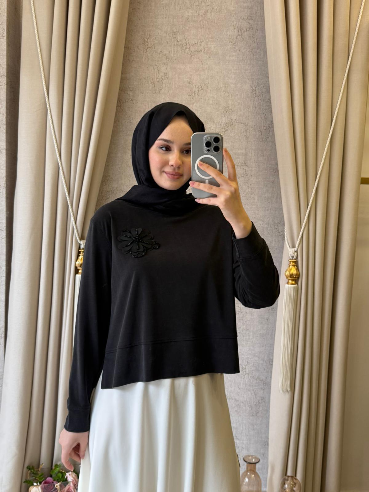 Wennora 1050 Yaka İşlemeli Sweet Siyah