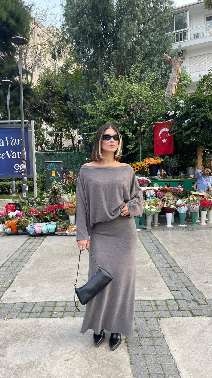 Füme yırtmaçlı lastikli etek