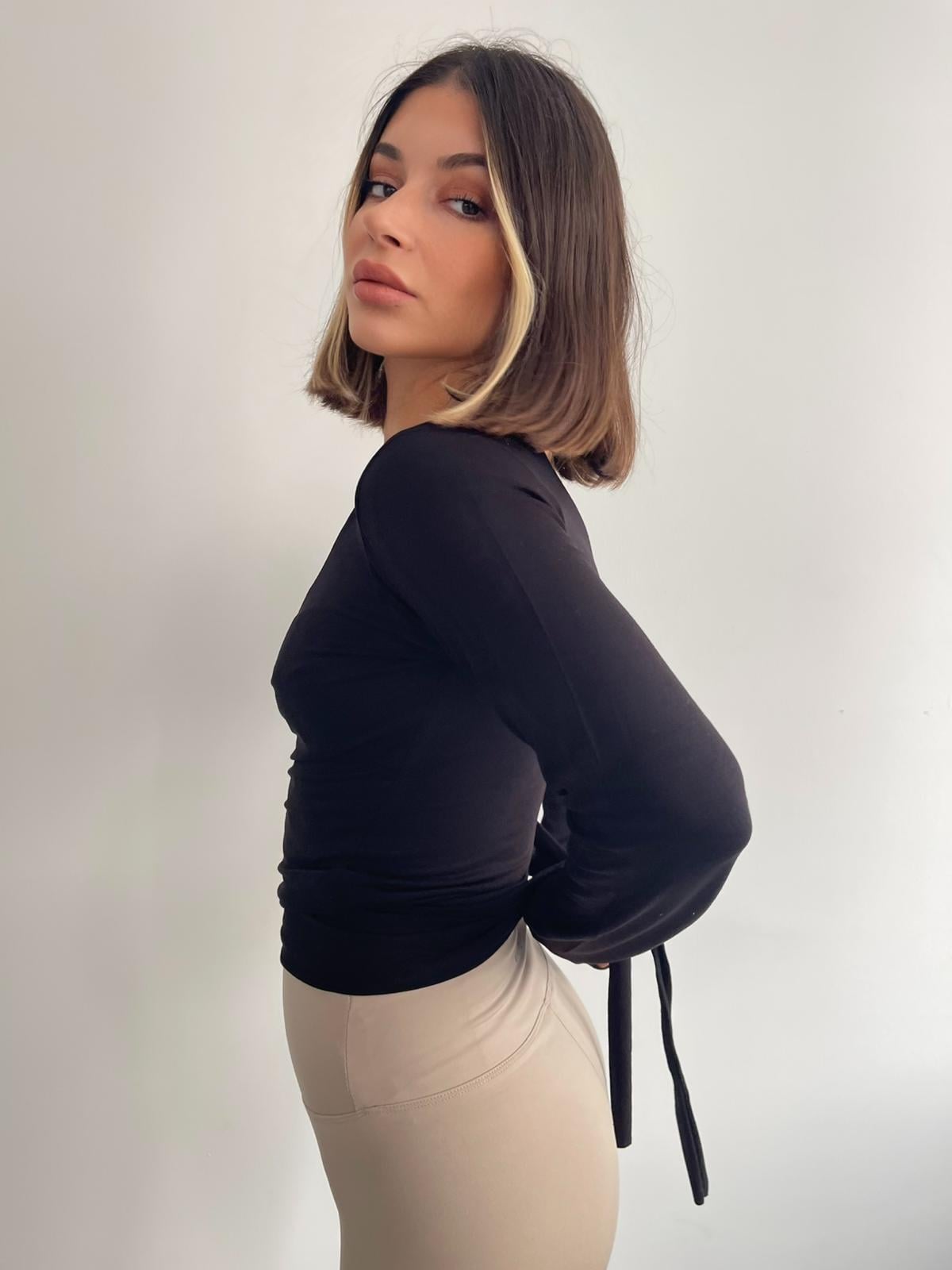 Kruvaze bağlamalı model siyah std yumuşak kumaş