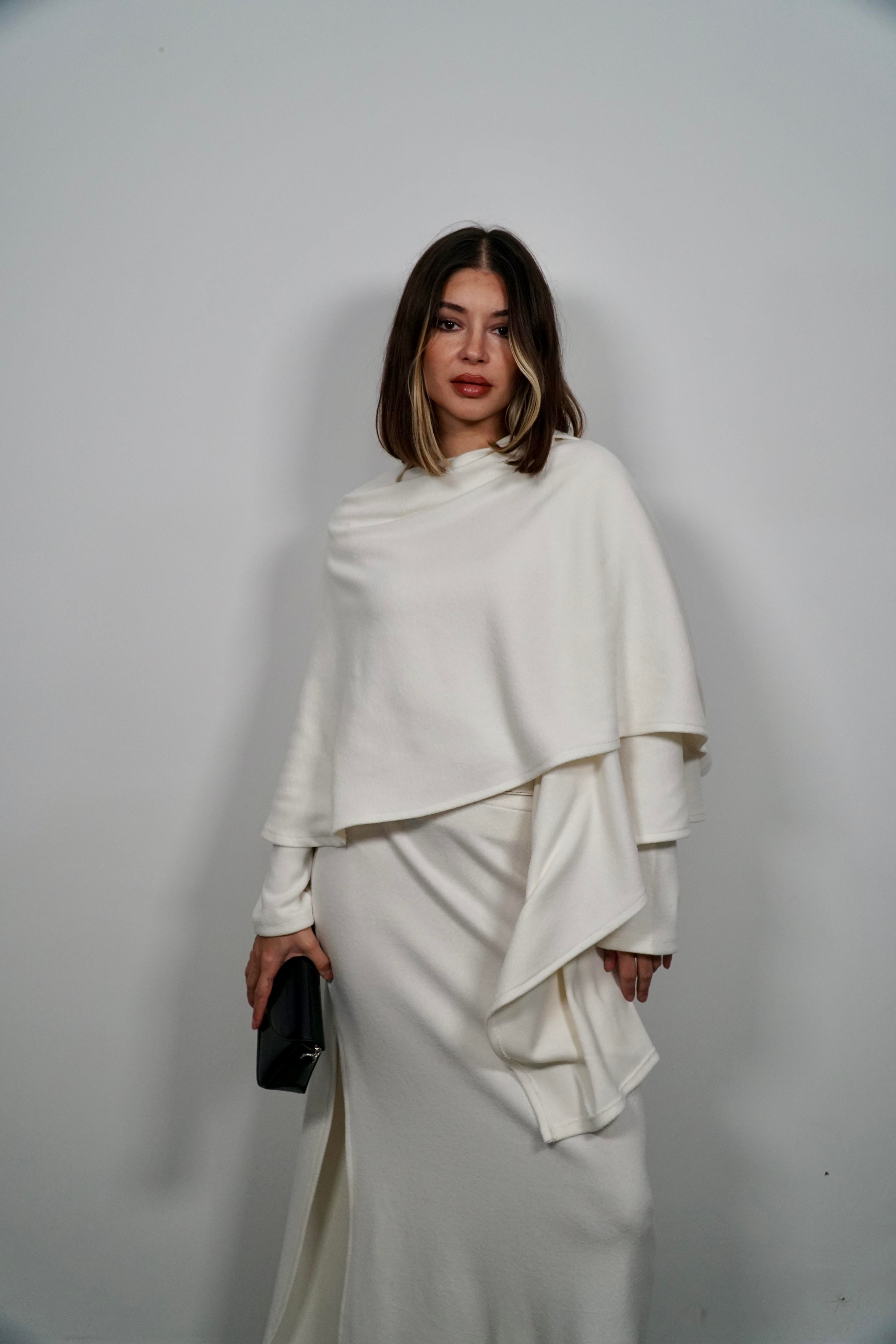 Yumoş Kumaş Pelerin Model
