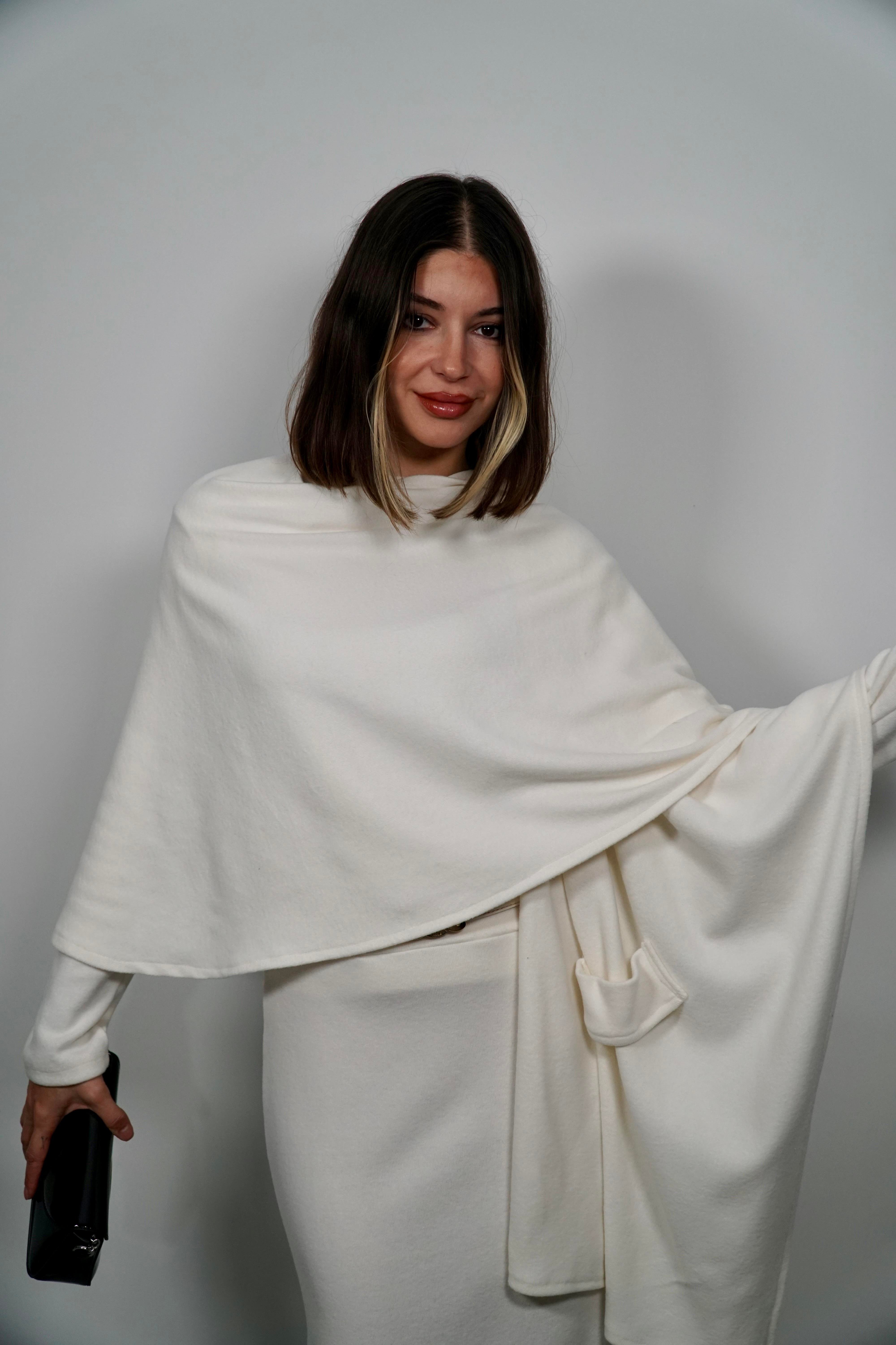 Yumoş Kumaş Pelerin Model