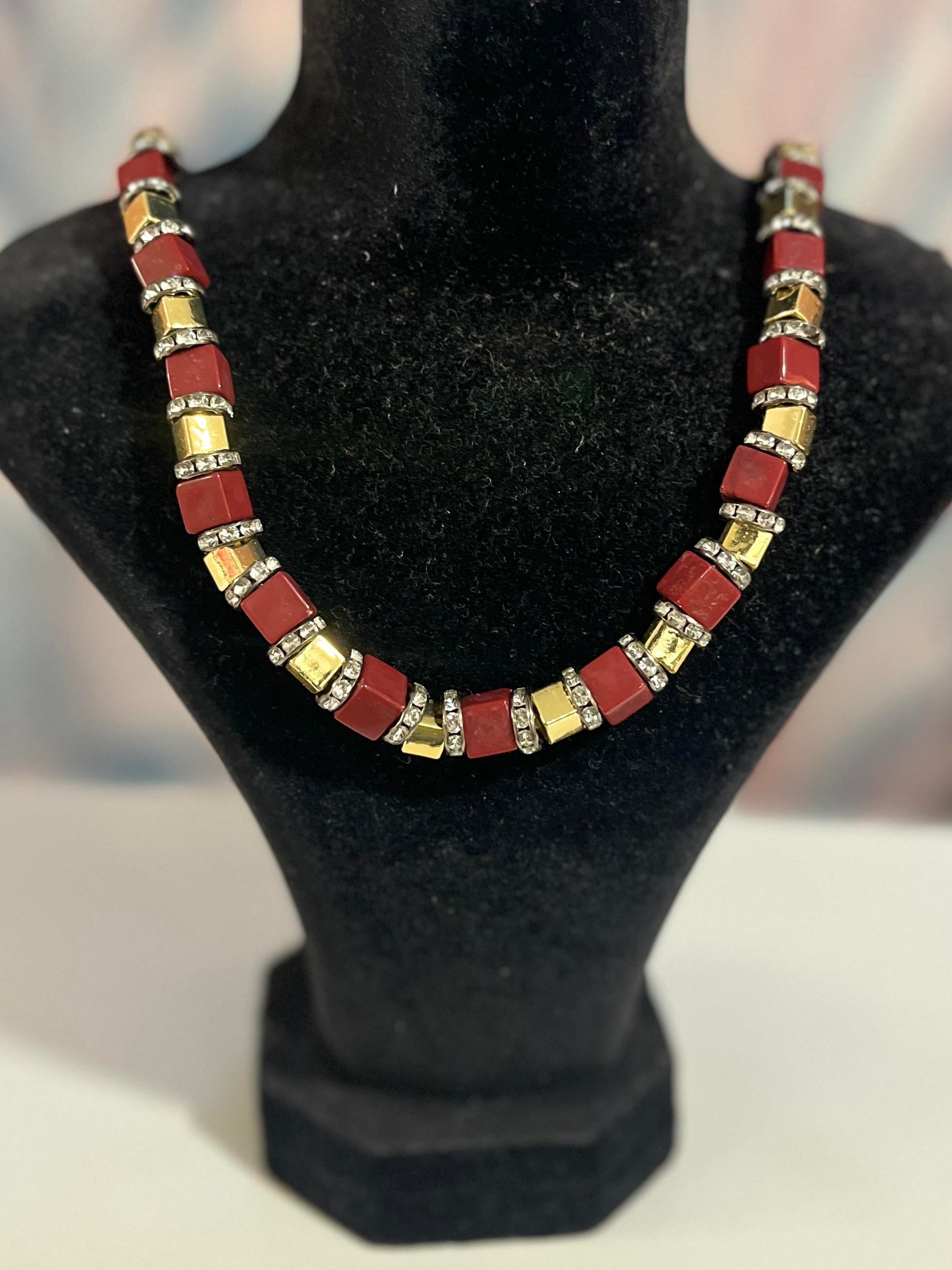 Marka Model Bordo Kolye