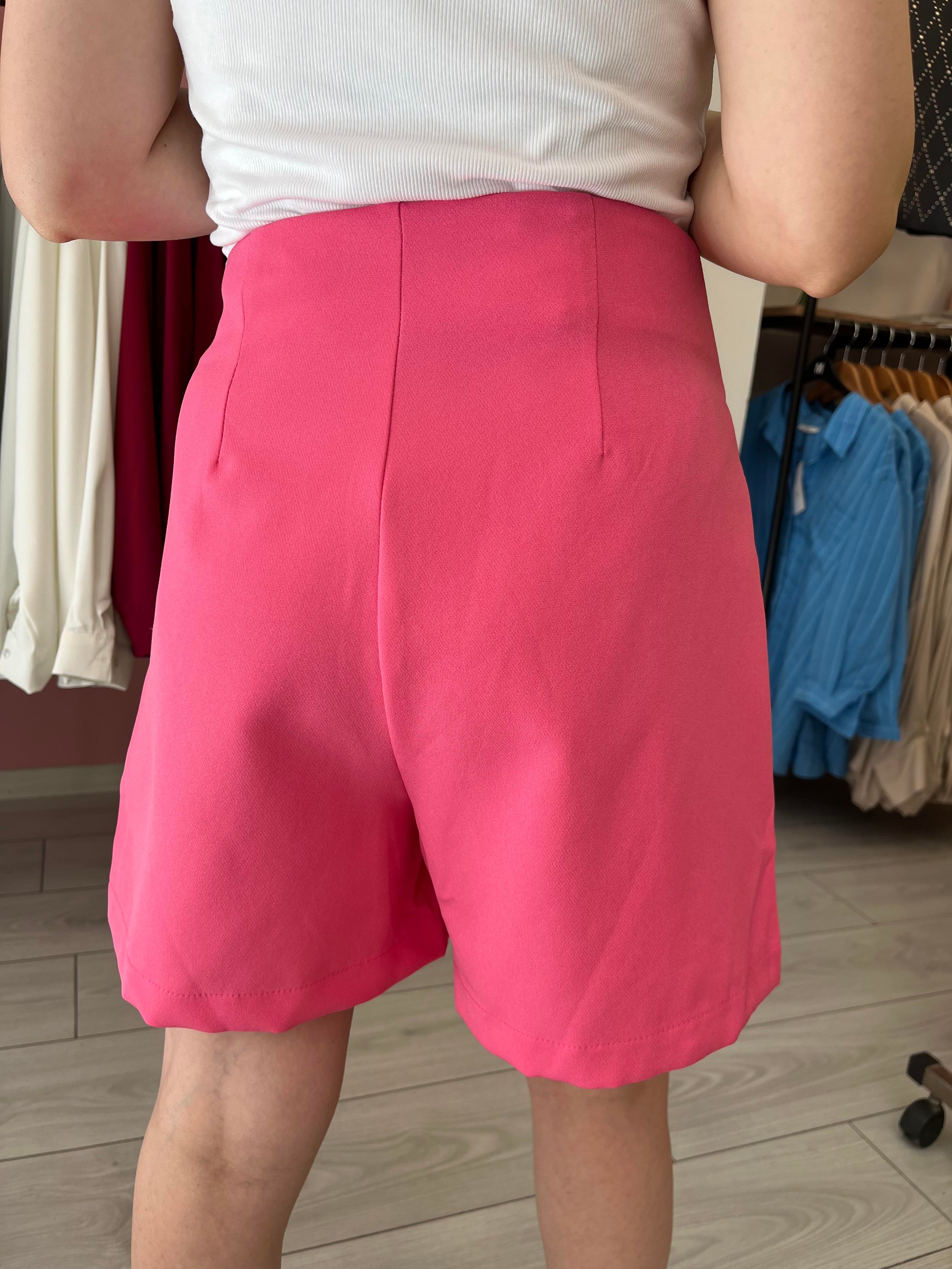 Marka Model Düğme Detaylı Şort