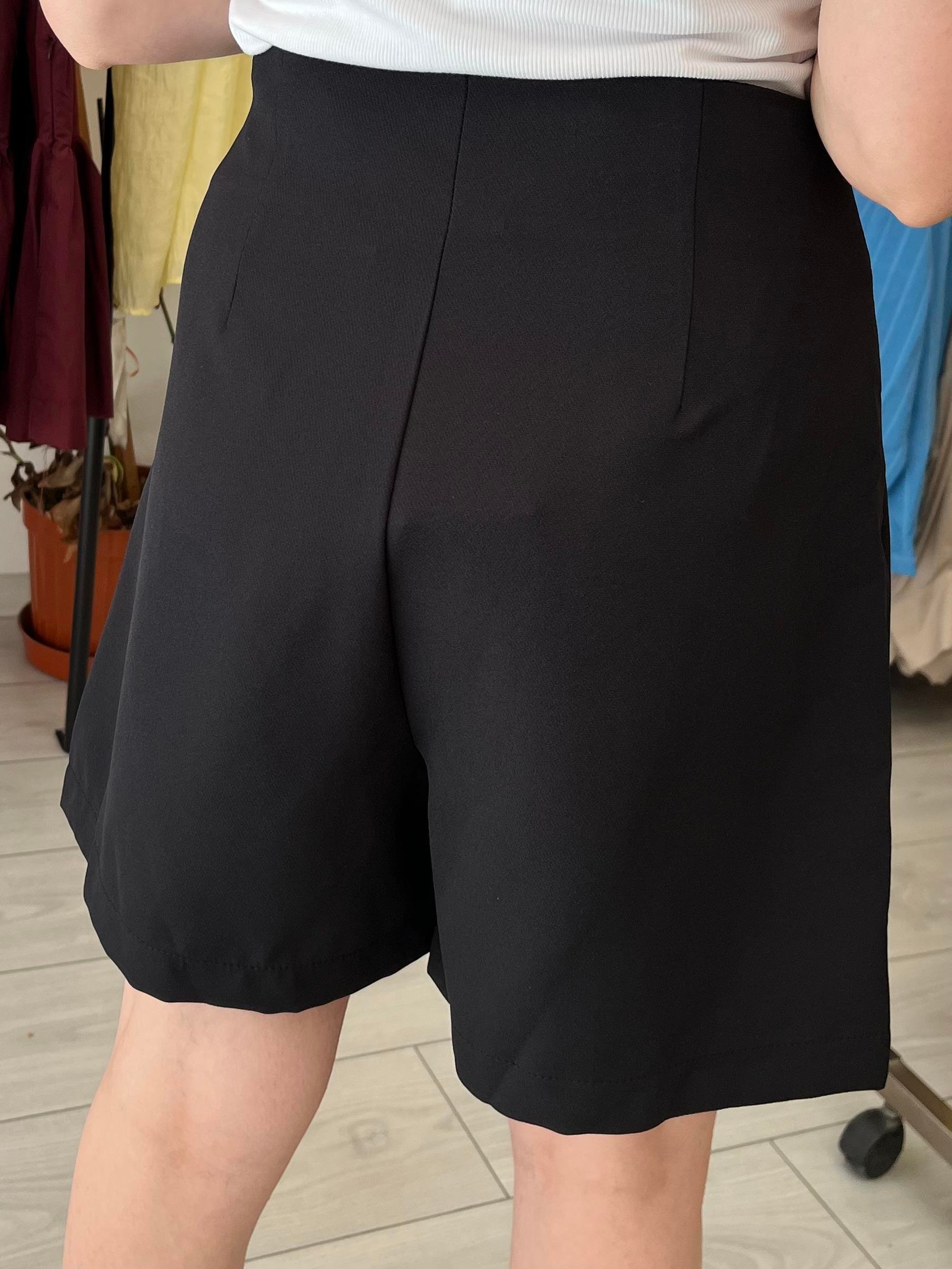 Marka Model Düğme Detaylı Şort