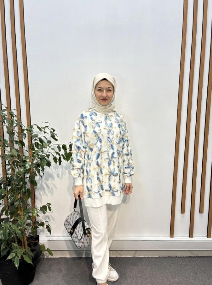 Beyaz Çiçek Detaylı Sweatshirt Tunik