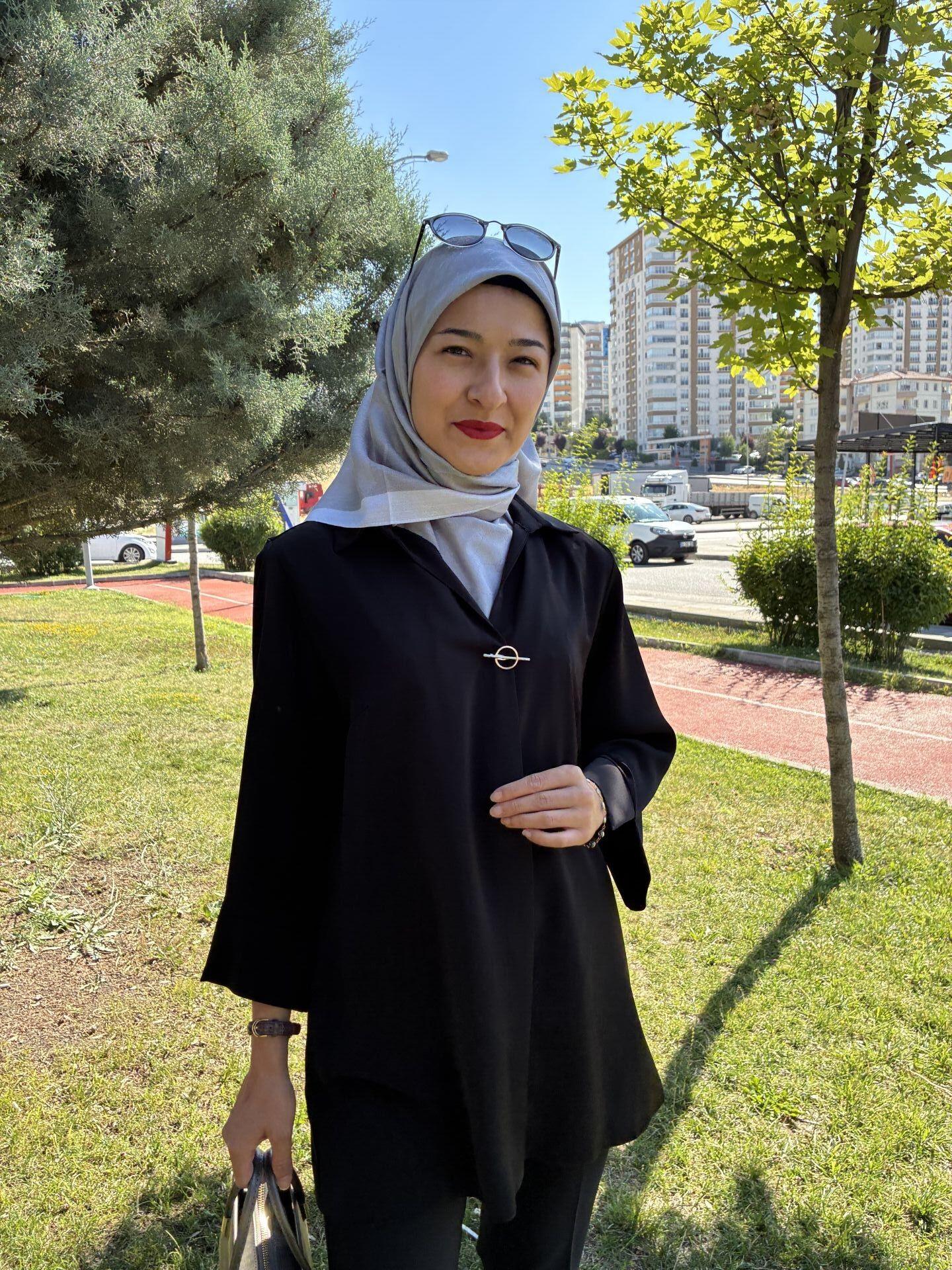 Bir beden incelten gömlek