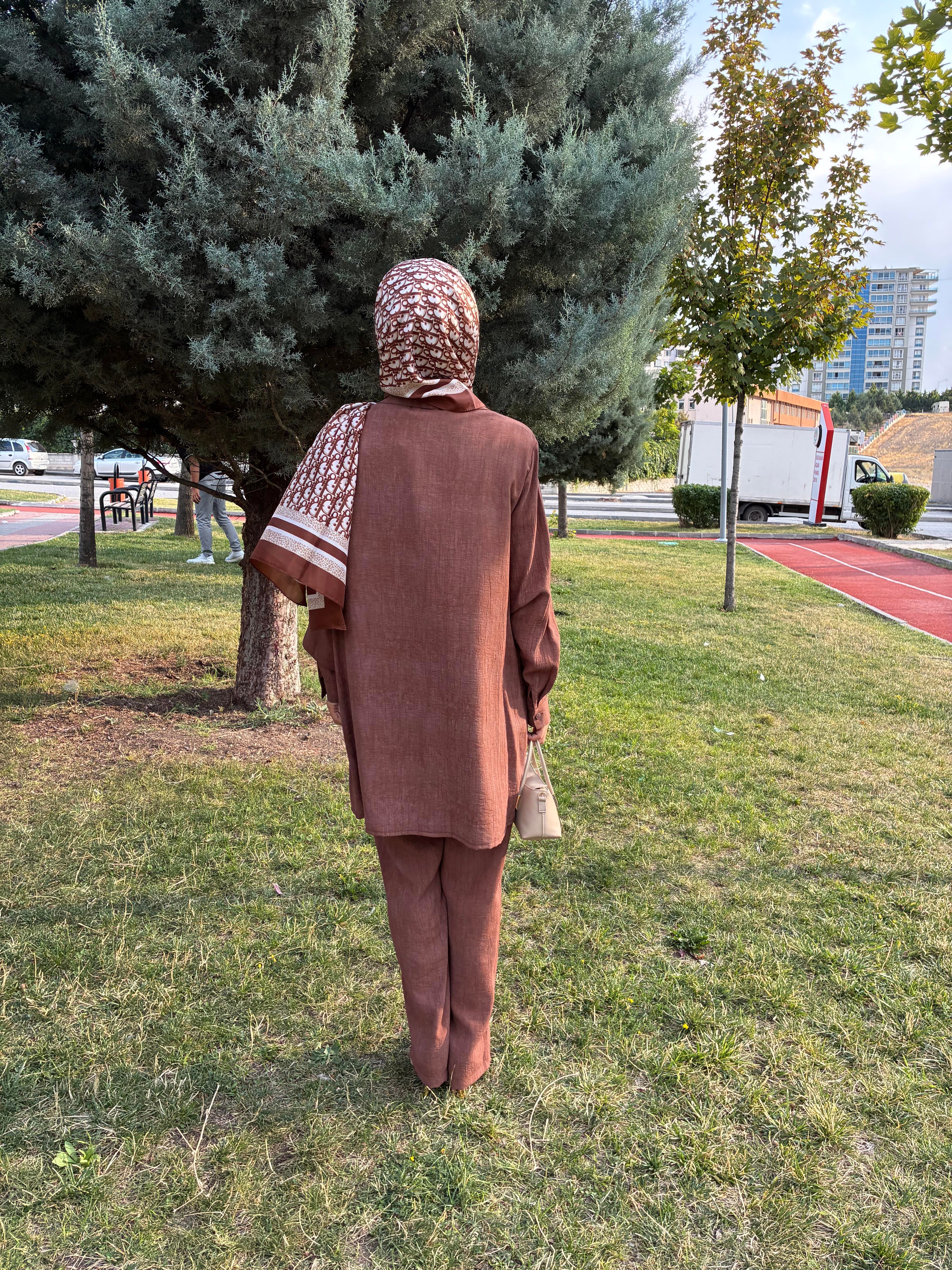 Kahverengi Çilek Kumaş Takım