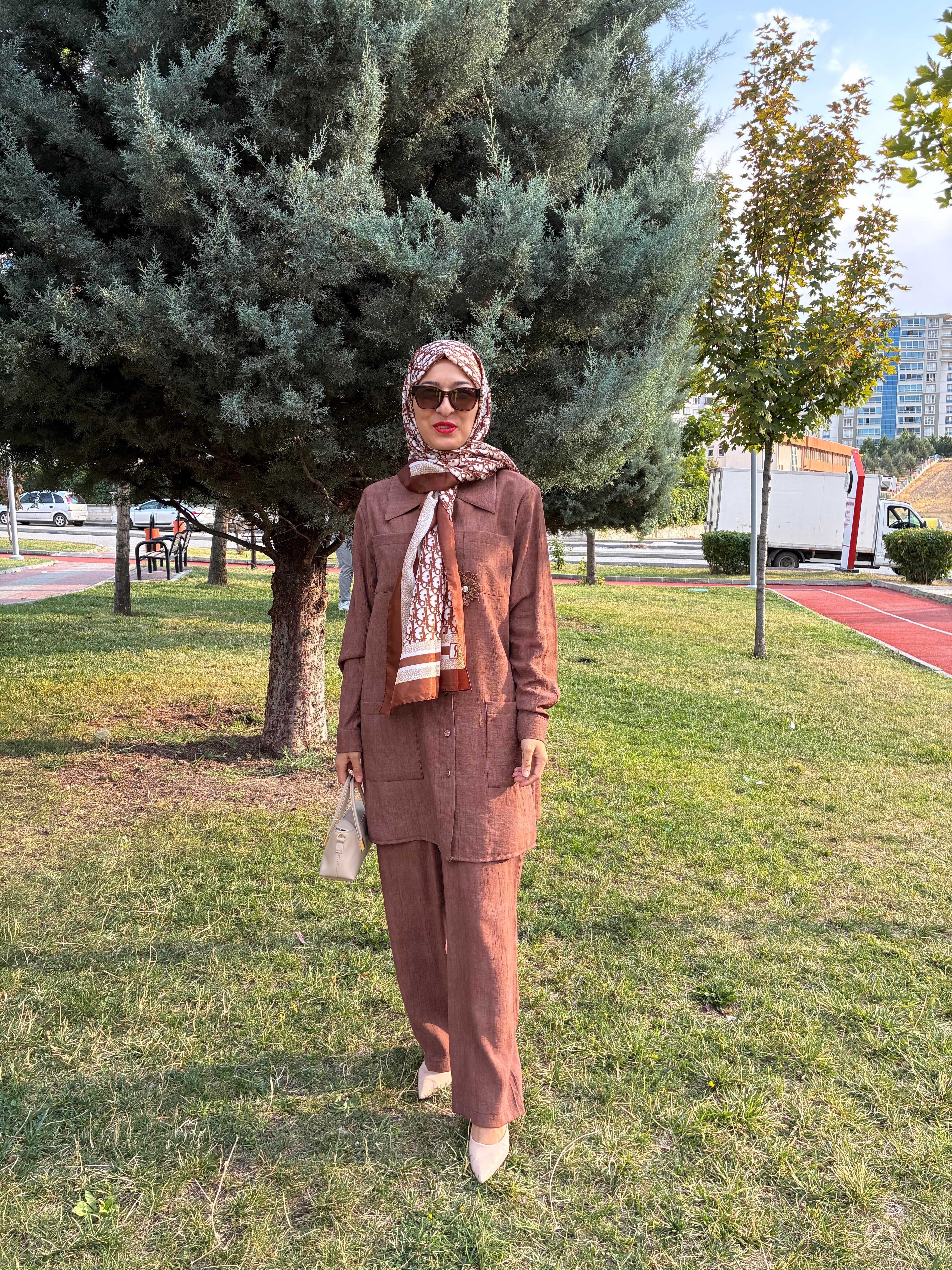 Kahverengi Çilek Kumaş Takım
