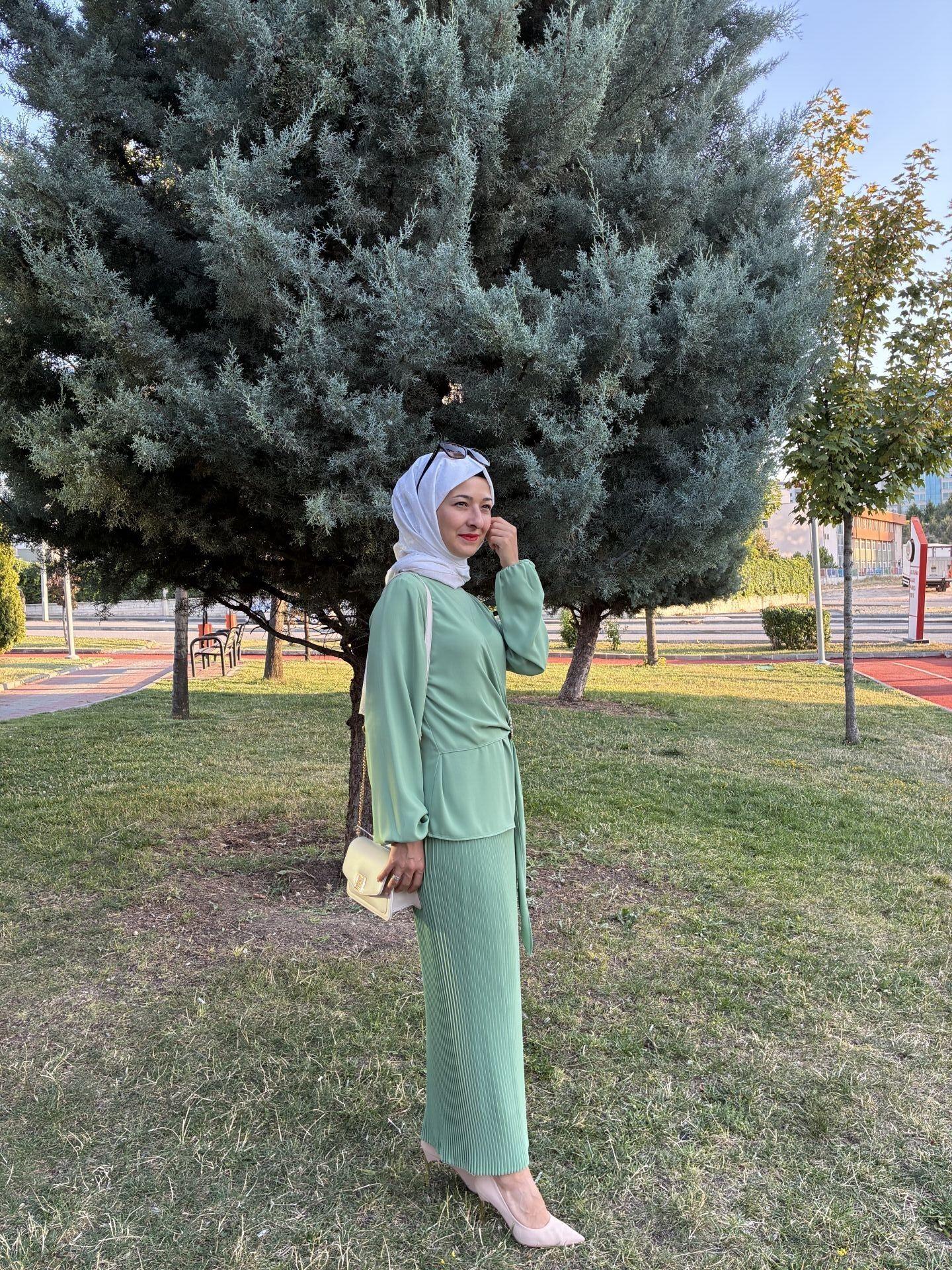 Pileli etekli Nihan marka takım