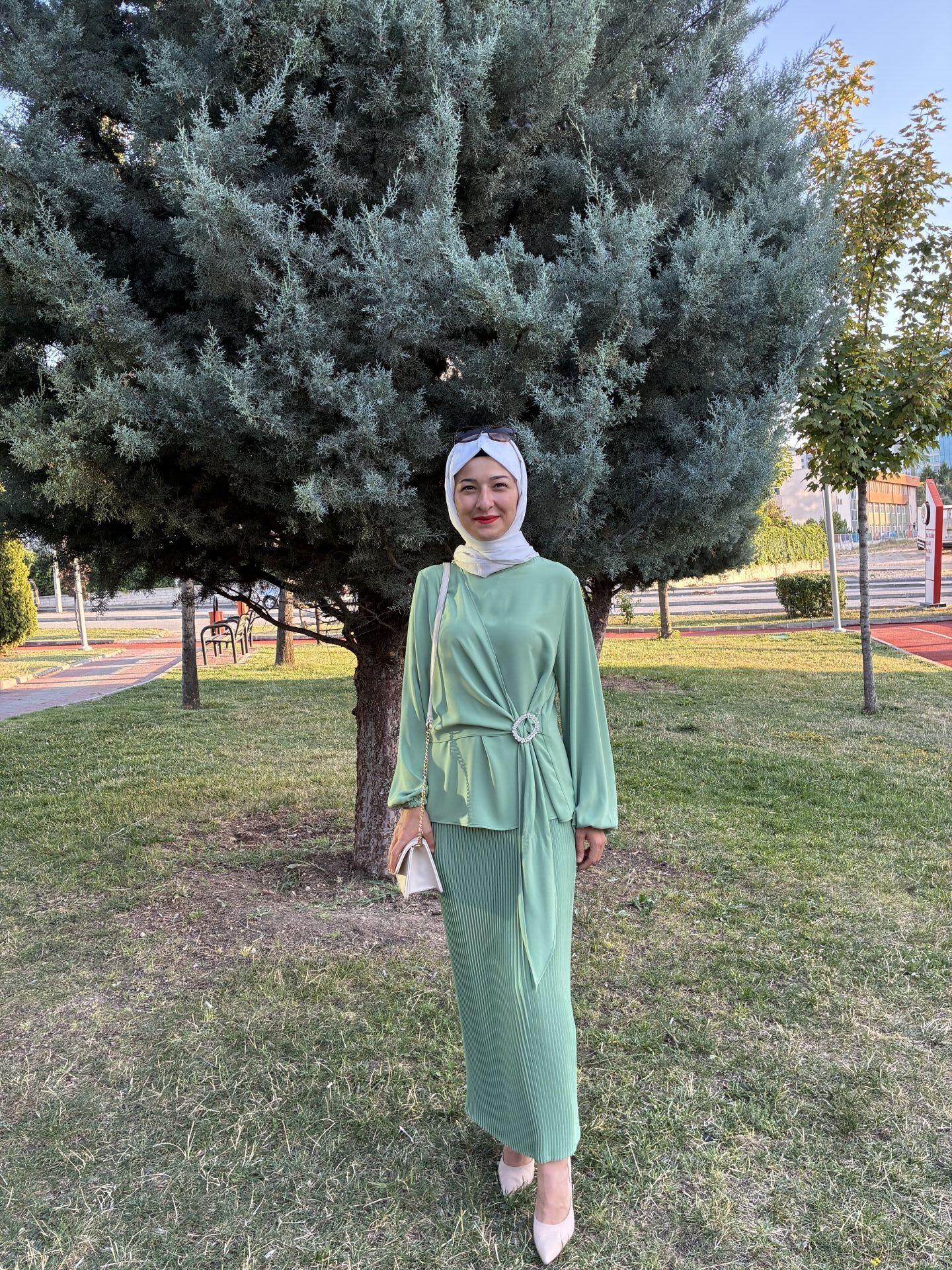 Pileli etekli Nihan marka takım