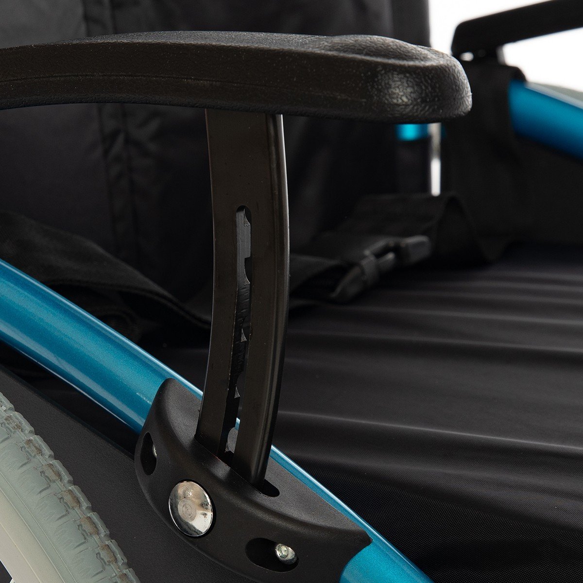 Römer R214 Alüminyum Manuel Tekerlekli Sandalye 40 Cm