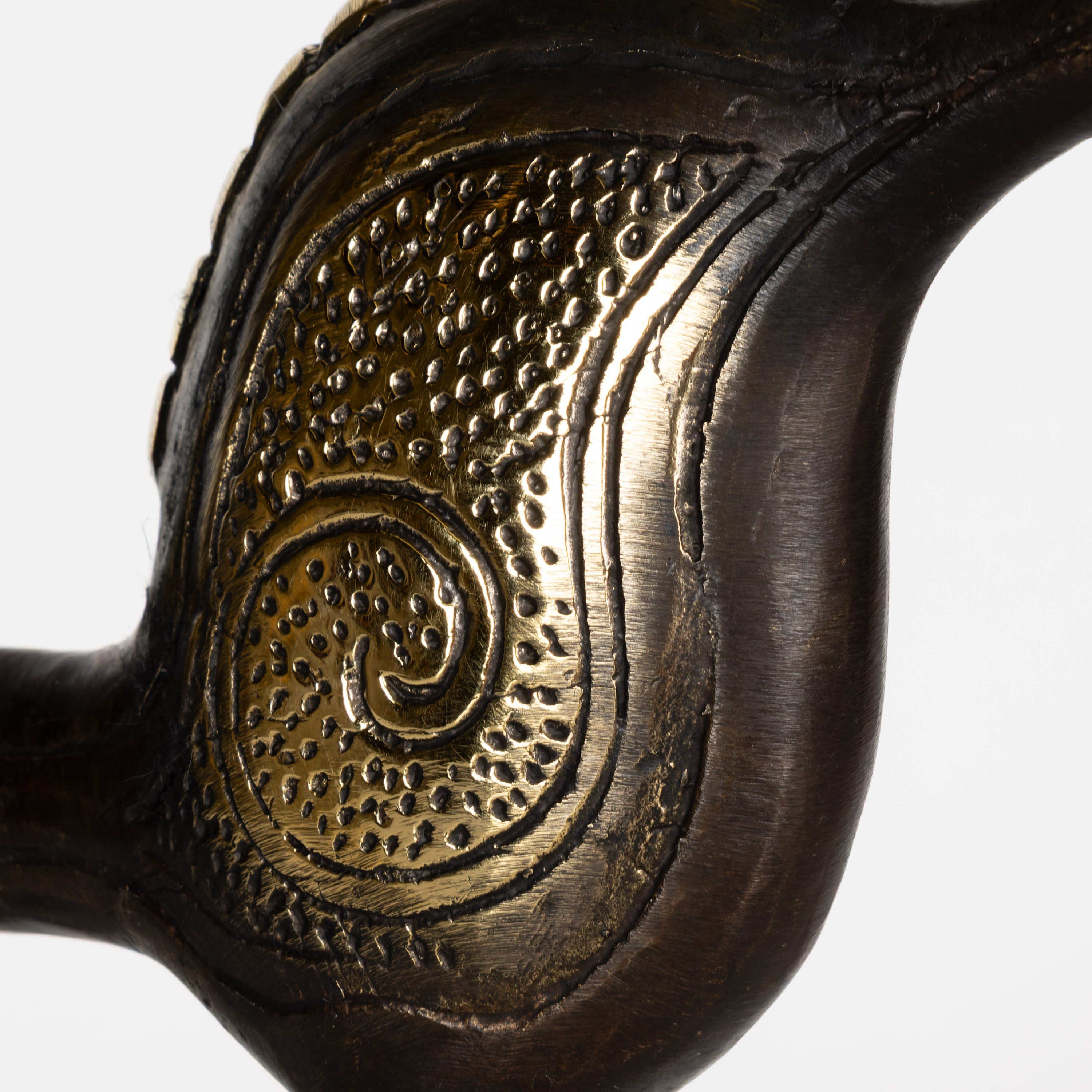 Dekoratif Eskitme Siyah Gold Patinalı Pirinç  Duran Antilop Heykeli 