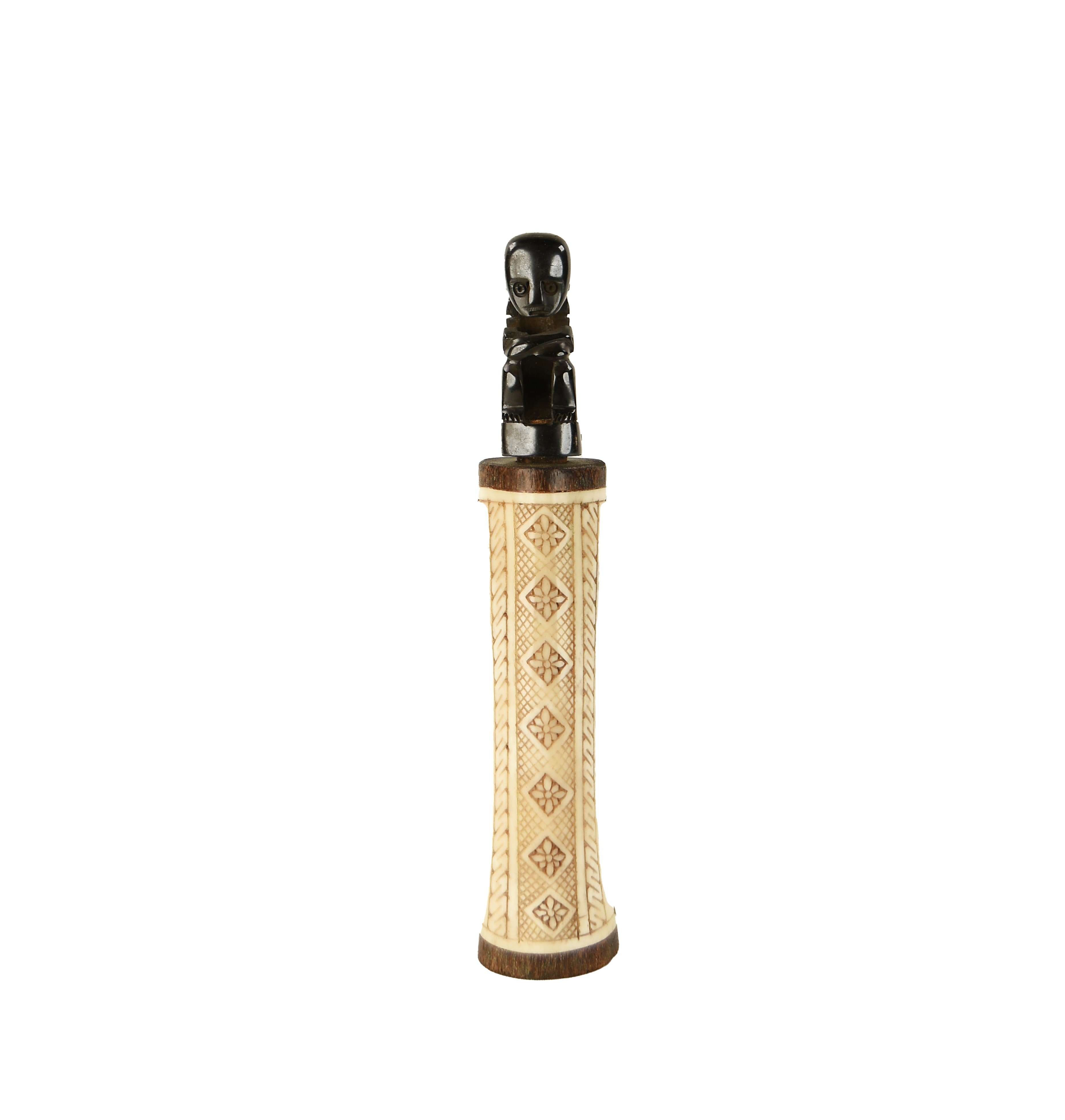 Yerli Figürü Oymalı Obje 24 cm