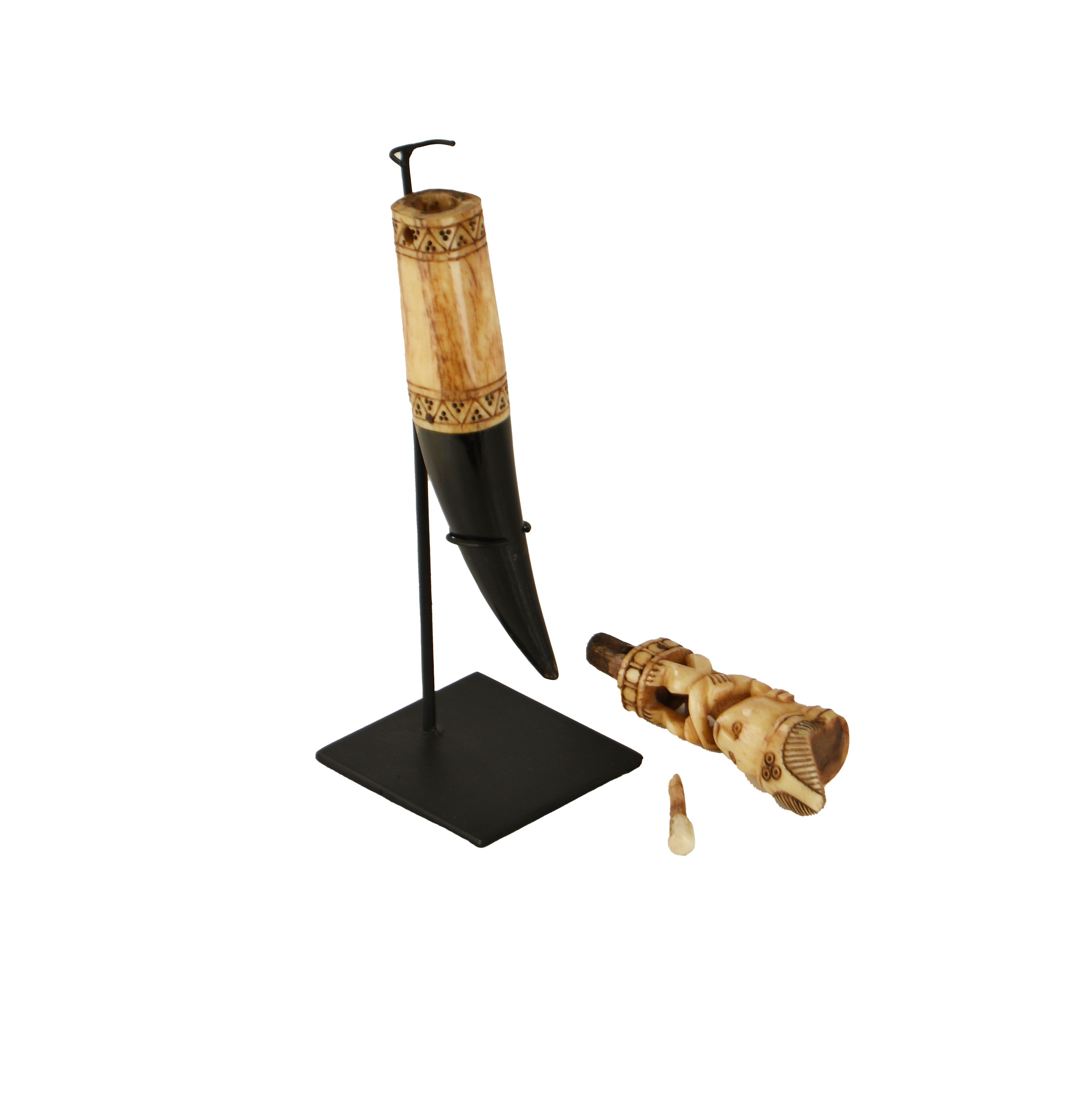 Yerli Figürü Oymalı Standlı Obje  26 cm