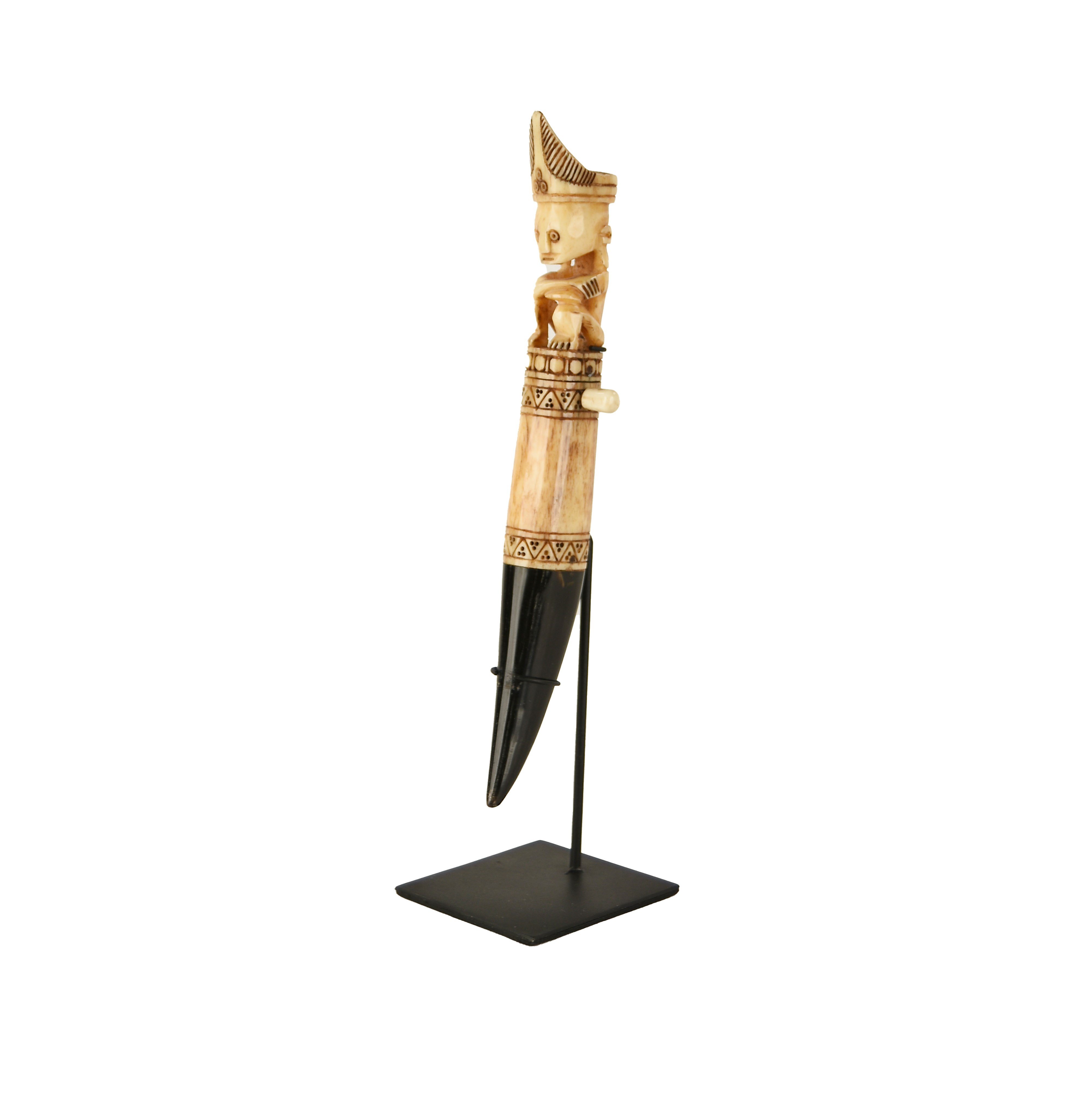 Yerli Figürü Oymalı Standlı Obje  26 cm