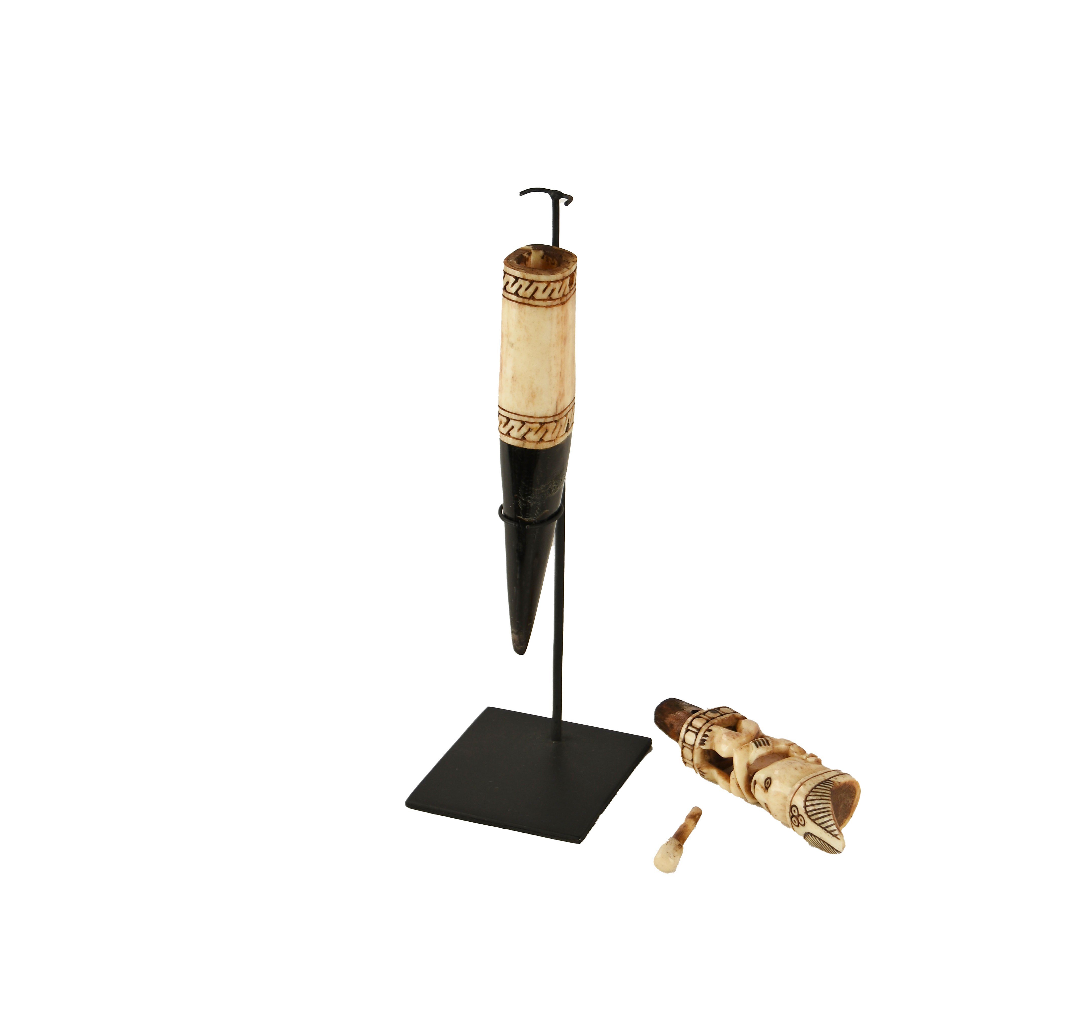 Yerli Figürü Oymalı Standlı Obje  30 cm
