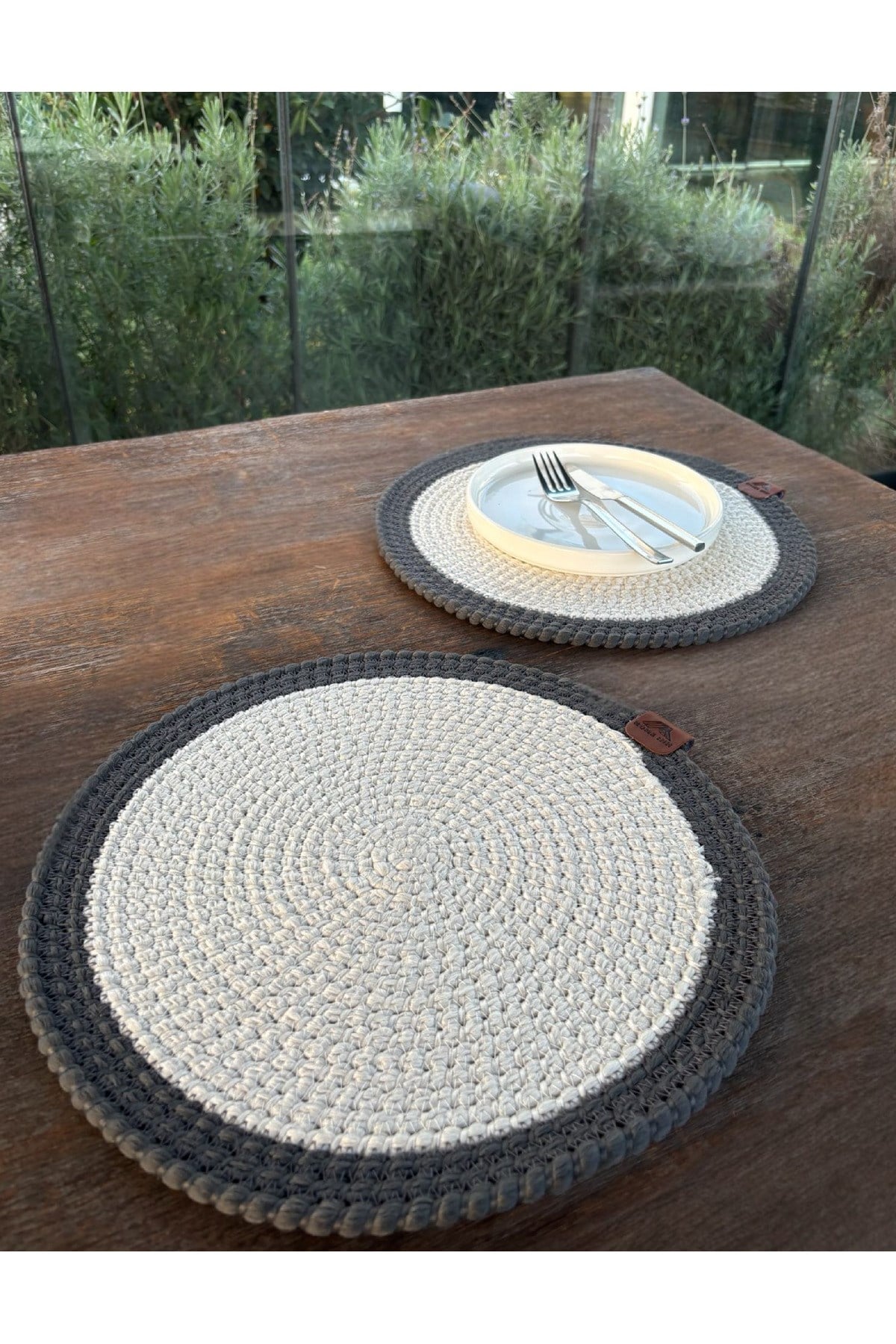 2 Kişilik Yuvarlak Amerikan Servis Leke Tutmaz - Supla Beyaz/ Antrasit 33x33 Cm