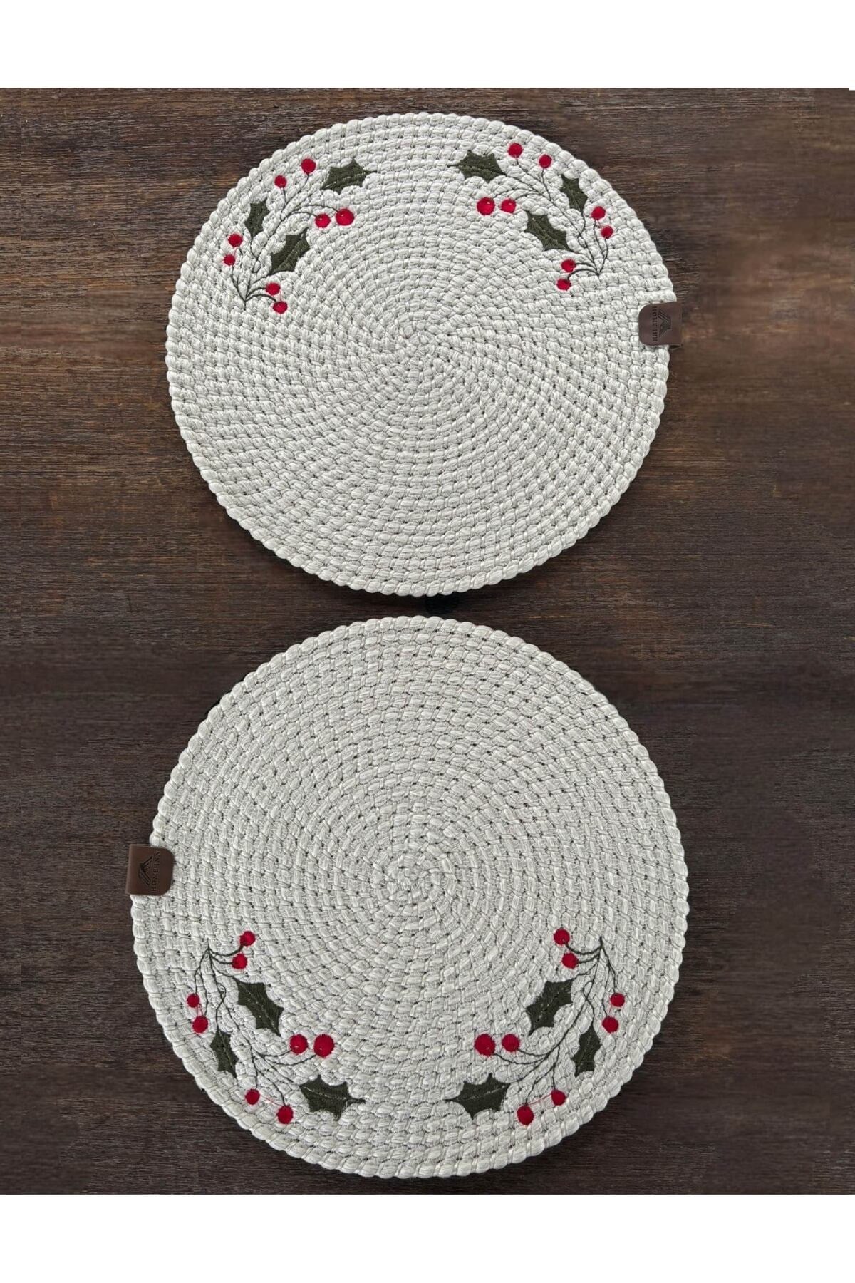 2’li Beyaz Hasır Görünümlü Supla Seti – Nakış İşlemeli, 35 cm, Şık Masa Süsü