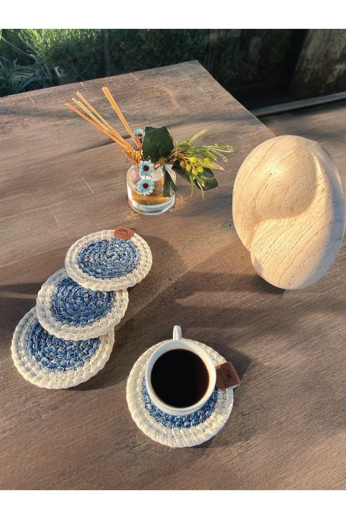 4 Adet Yuvarlak Dekoratif Bardak Altlığı Seti - Yuvarlak , Leke Tutmaz - Beyaz-mavi 13x13 Cm