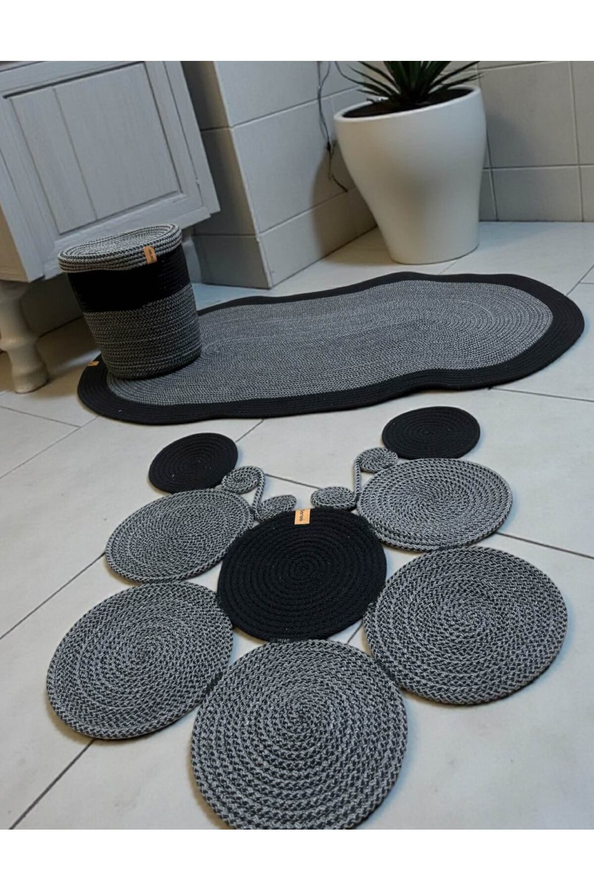 Banyo Seti 3'lü El Yapımı Örgü Paspas (60x100 cm) & Yuvarlak Çöp Kovası Seti | Leke Tutmaz