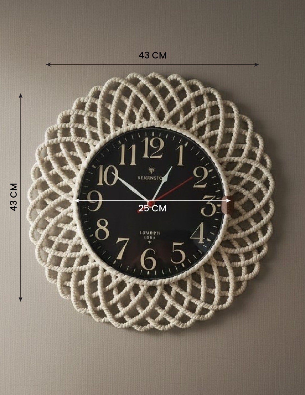 Bohem Hasır Çerçeveli Duvar Saati – Modern Görünümlü Dekoratif Salon Saati – 43 cm Beyaz/Siyah