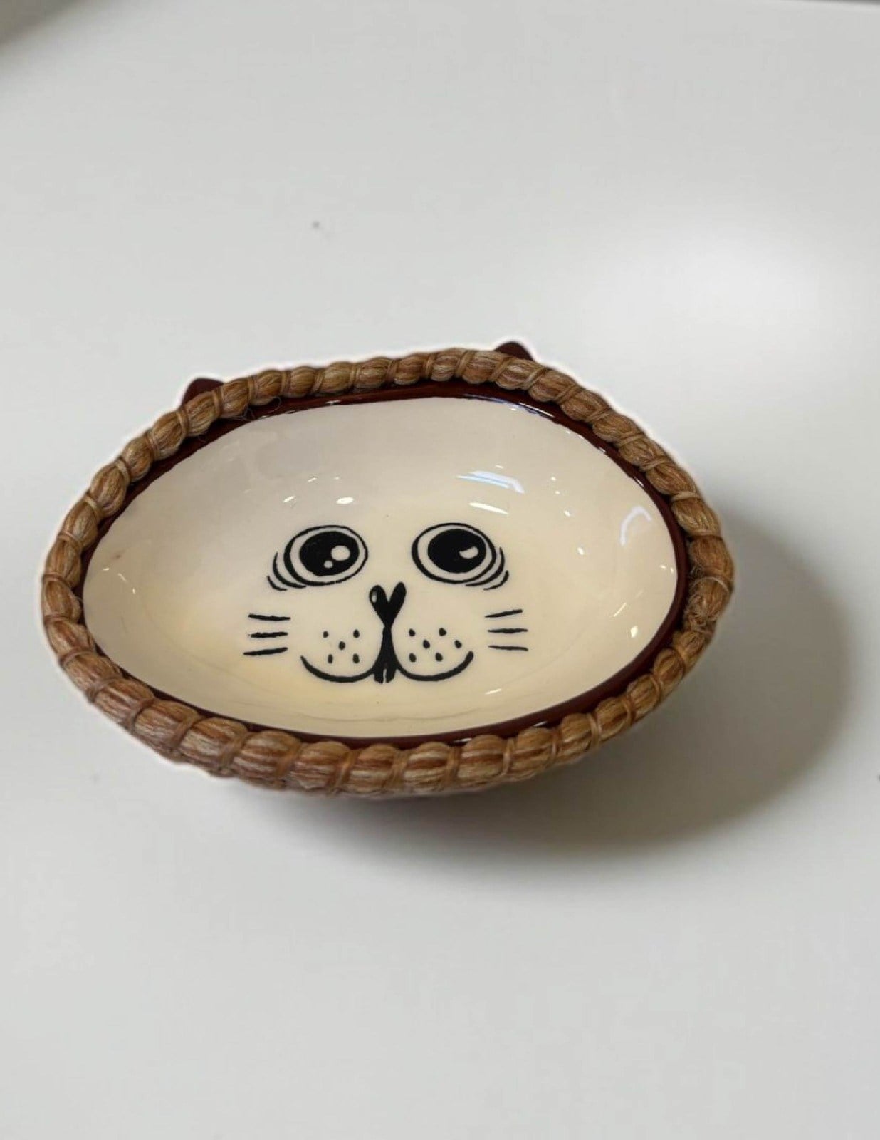 El Yapımı Mutlu Kedi Desenli Seramik Mama ve Su Kabı 16x13 cm