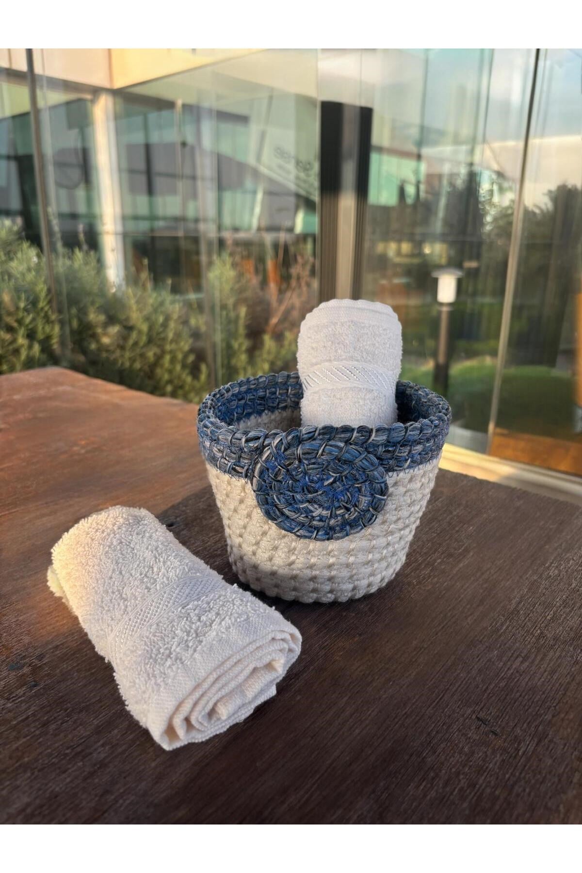 Gül Detaylı Hasır Görünümlü El Yapımı Mini Sepet – Lacivert - Beyaz