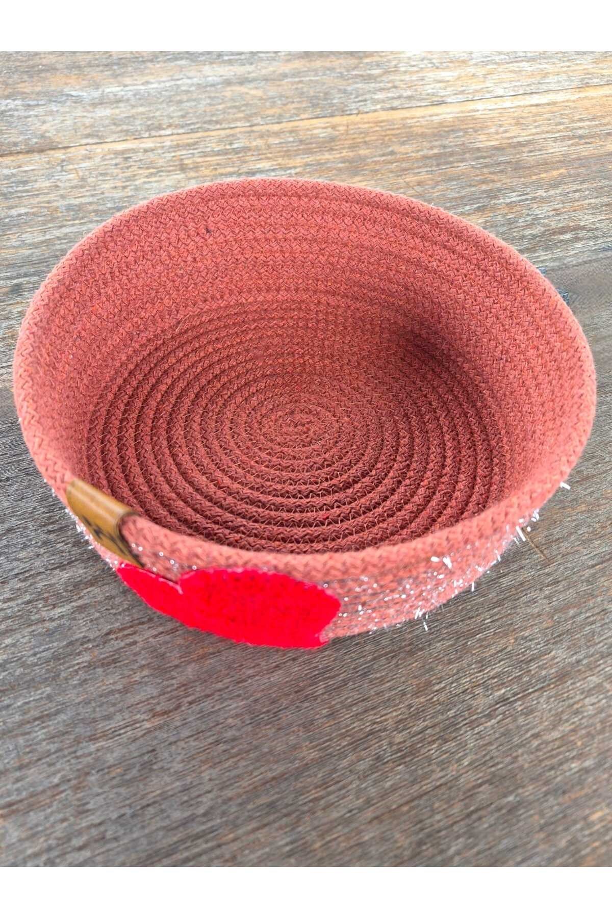 Kalp Detaylı Dekoratif Örgü Sepet | Çok Amaçlı Organizer | Şık Saklama Sepeti | 20x7 cm