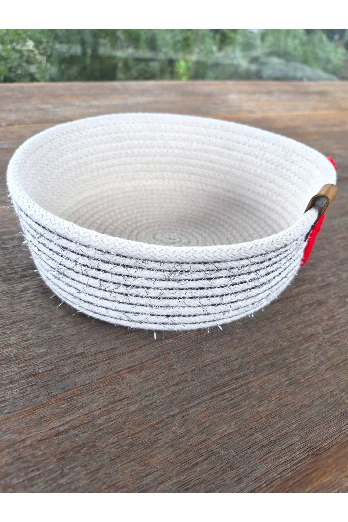 Kalp Detaylı Dekoratif Örgü Sepet | Çok Amaçlı Organizer | Şık Saklama Sepeti | 20x7 cm