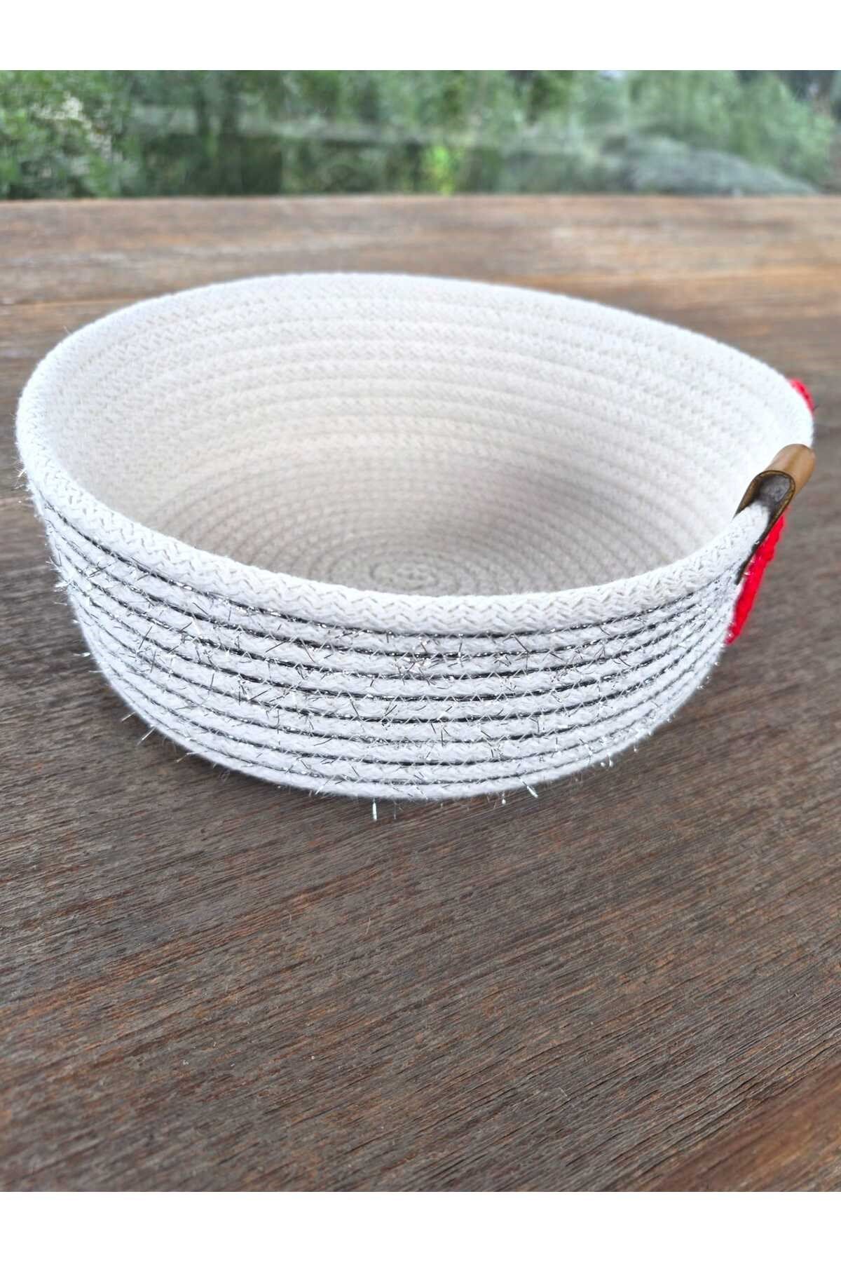 Kalp Detaylı Dekoratif Örgü Sepet | Çok Amaçlı Organizer | Şık Saklama Sepeti | 20x7 cm