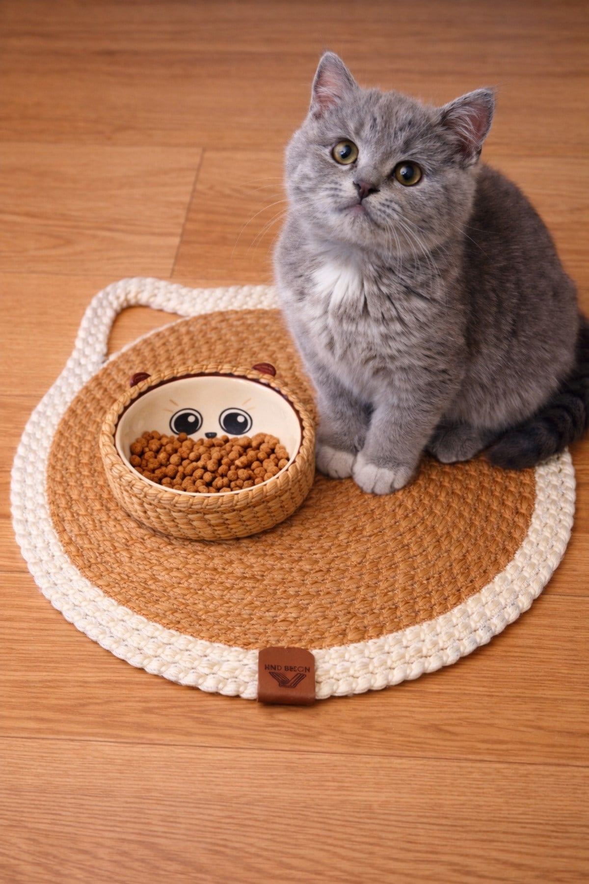 Kedi Mama Kabı ve Paspası – Su Geçirmez & Leke Tutmaz
