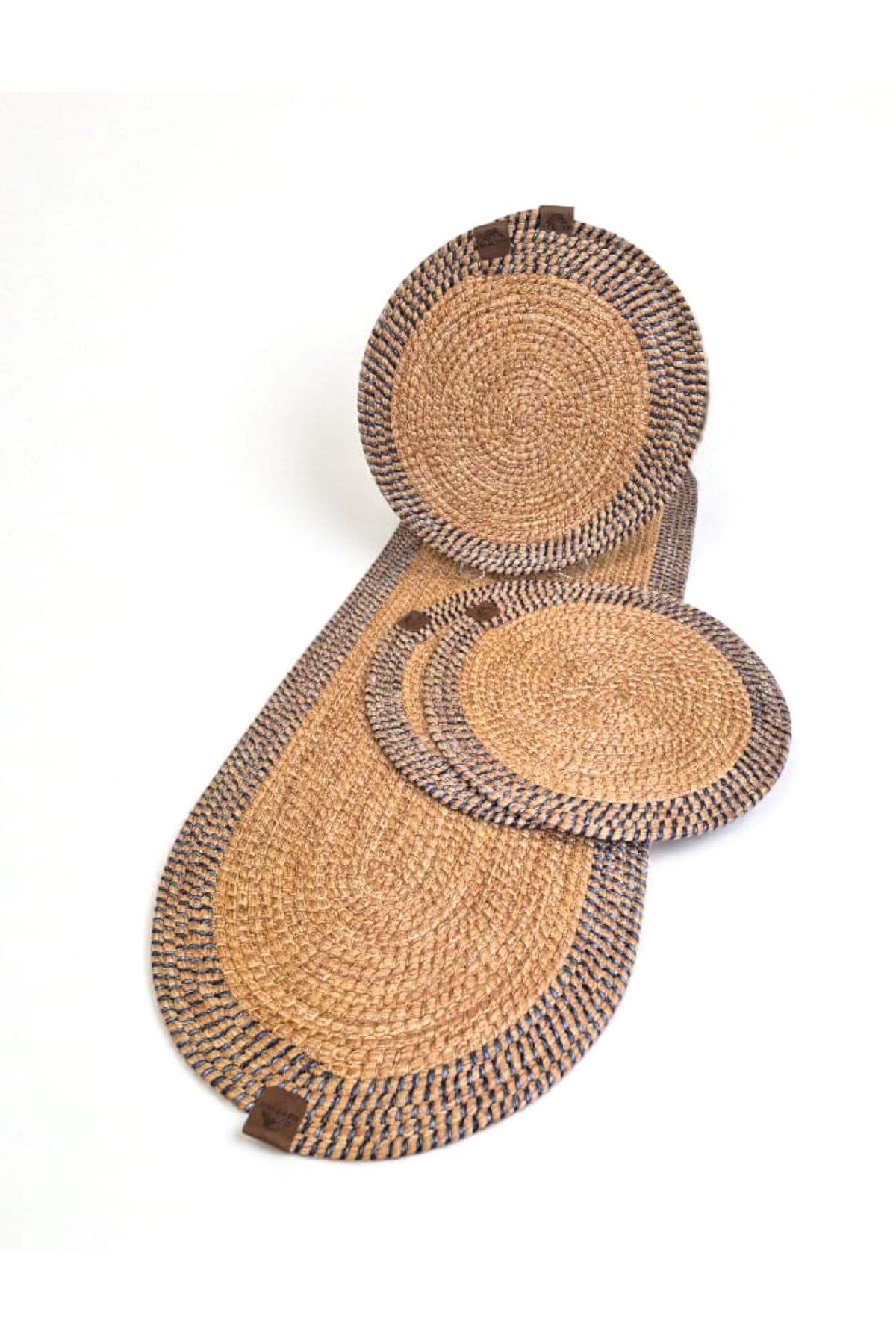 Leke Tutmaz Örgü Sofra Seti 4 Supla 33 cm ve 1 Runner 35x100 cm Takım Modern Amerikan Servis