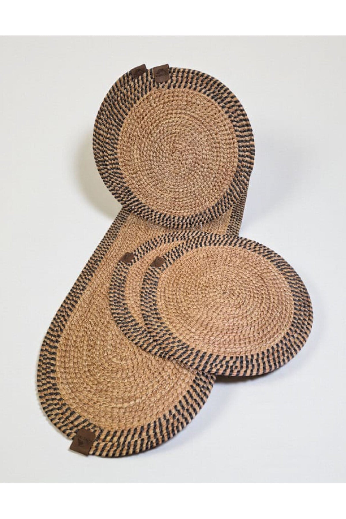 Leke Tutmaz Örgü Sofra Seti 4 Supla 33 cm ve 1 Runner 35x100 cm Takım Modern Amerikan Servis