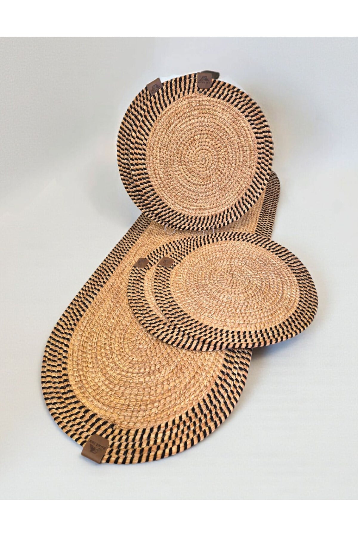 Leke Tutmaz Örgü Sofra Seti 4 Supla 33 cm ve 1 Runner 35x100 cm Takım Modern Amerikan Servis