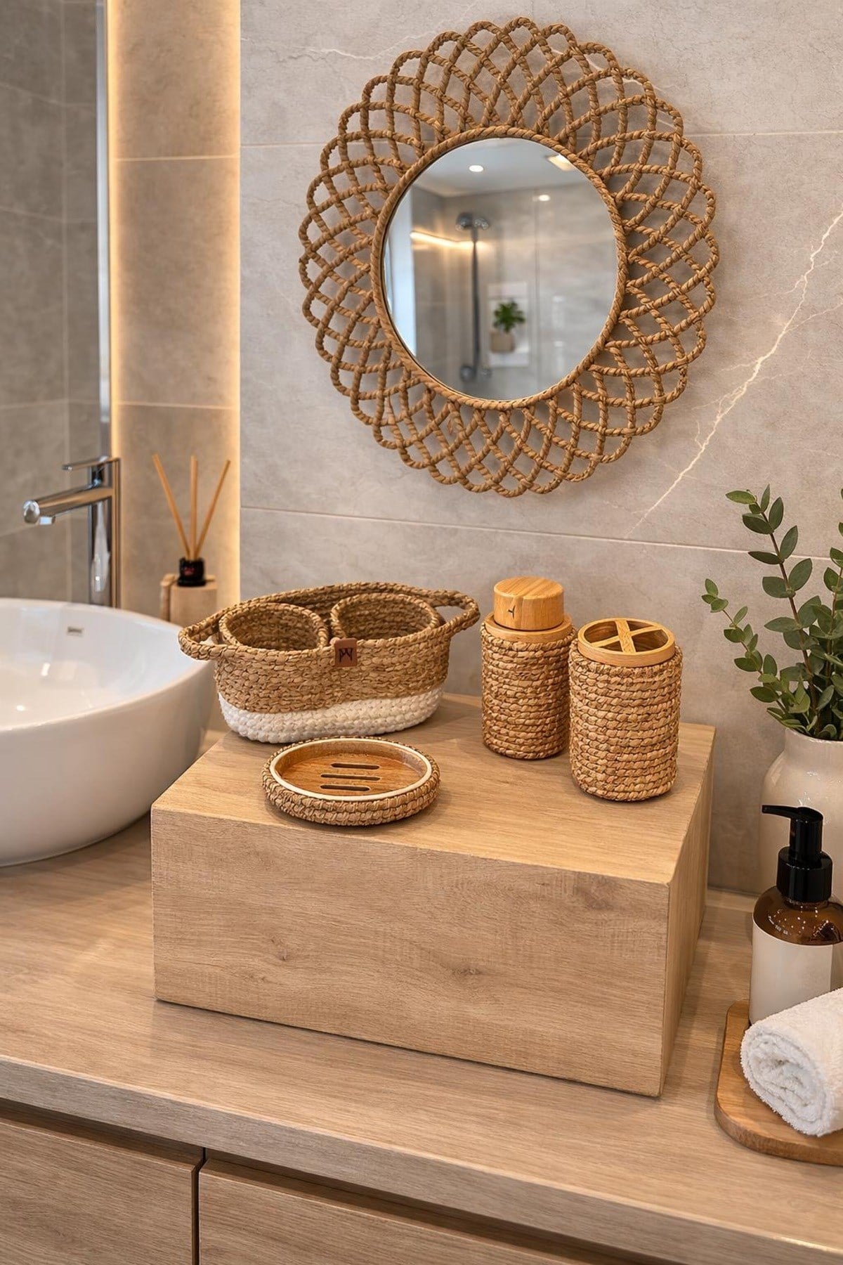 Örgü Banyo Seti – El Yapımı Dekoratif Ayna, Sepet, Sabunluk ve Diş Fırçalık 5’li Set