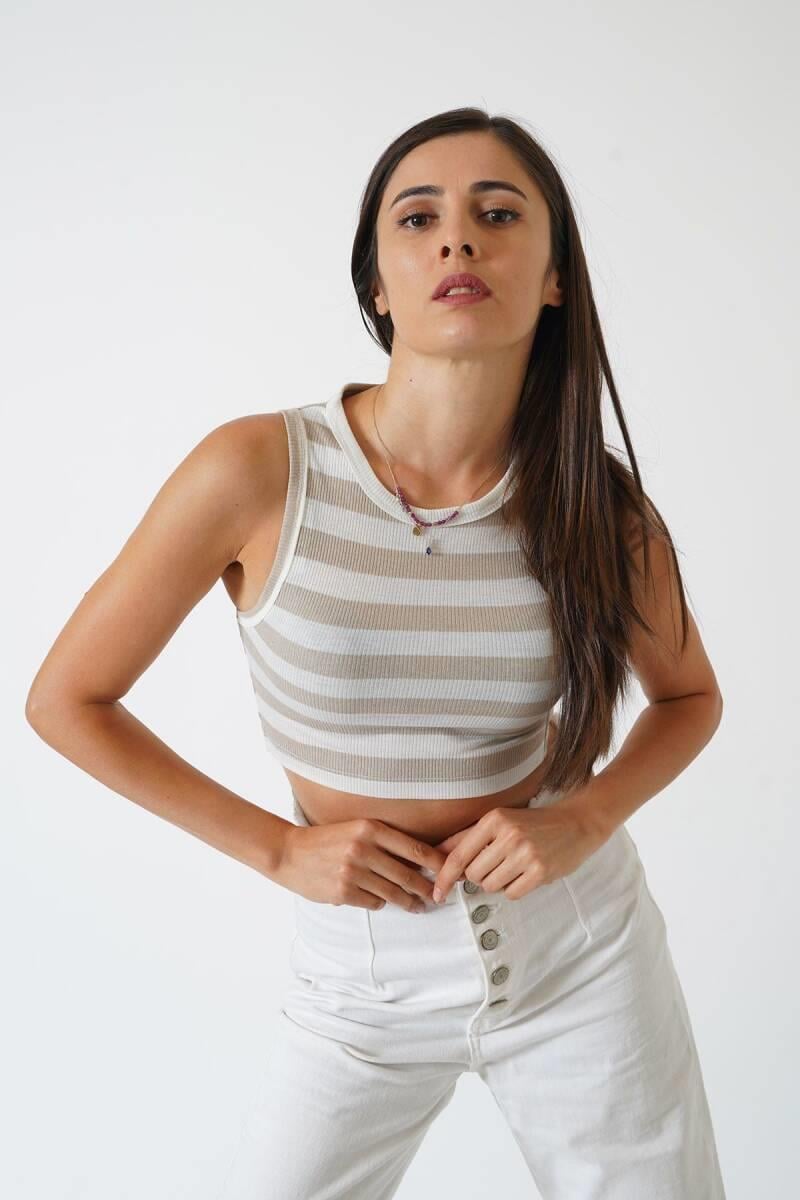 Adrian Yüksek Kalite Kadın Yuvarlak Yaka Çizgili Crop Bluz  Ekru