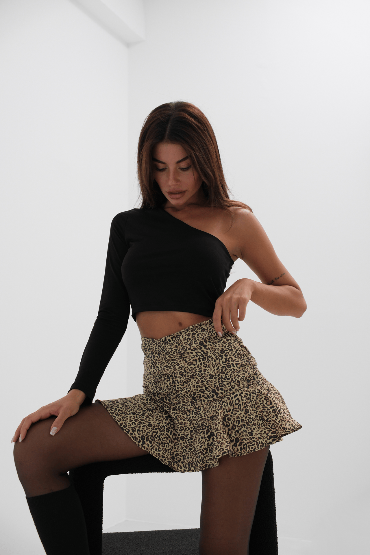 Sage Yüksek Kalite Kadın Asimetrik Tek Omuz Crop Top  Siyah
