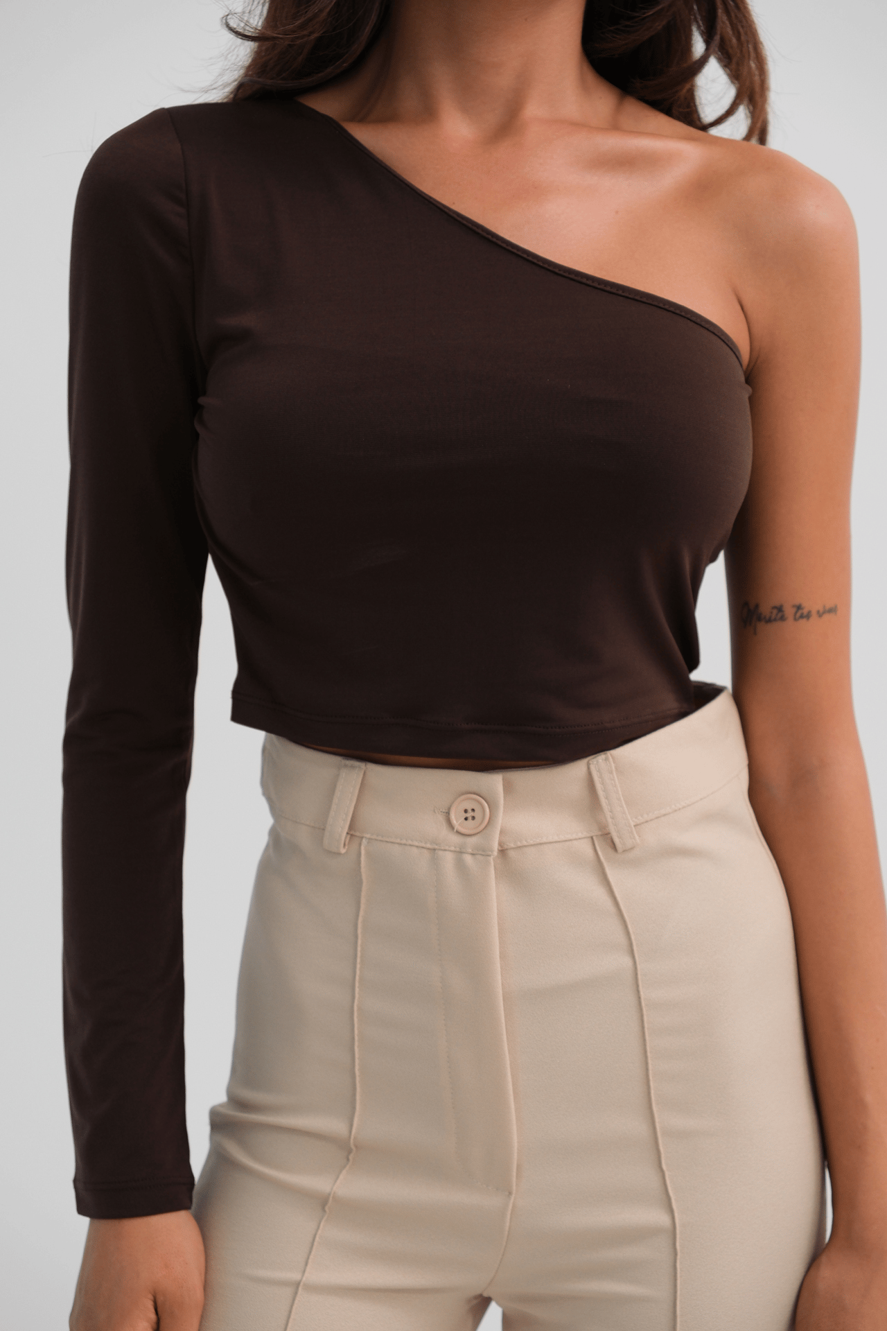 Sage Yüksek Kalite Kadın Asimetrik Tek Omuz Crop Top  Kahve