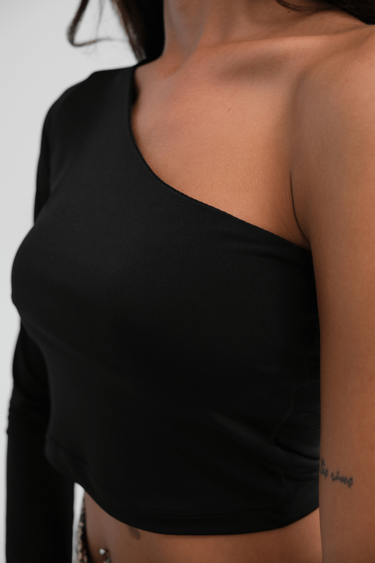 Sage Yüksek Kalite Kadın Asimetrik Tek Omuz Crop Top  Siyah