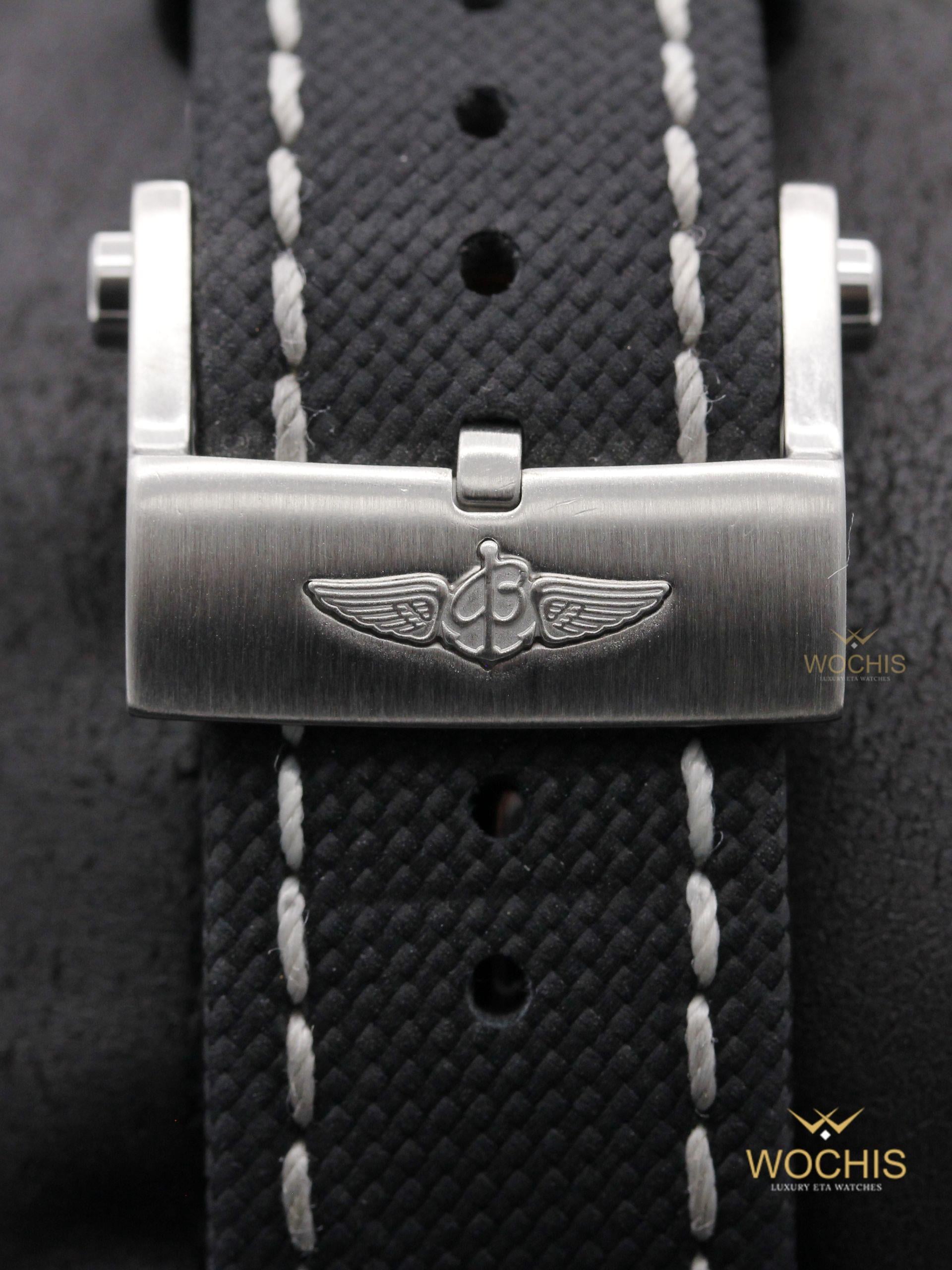 Breitling Avenger Chronograph 43 A13385101B1X2-9233 (Stainless Steel - 43 - Black)