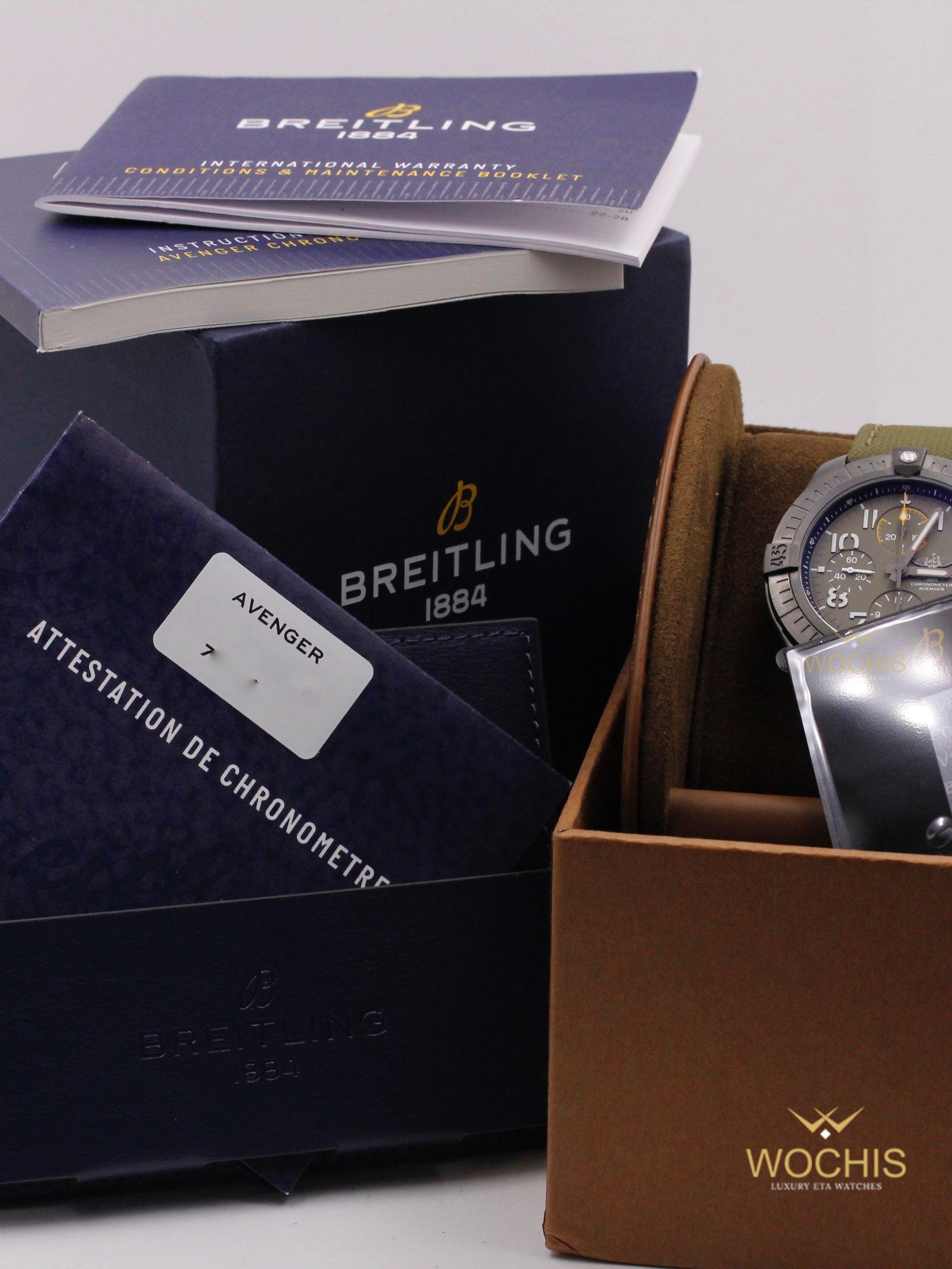 Breitling Avenger Chronograph 45 Night Mission V13317101l1x1-4170 (Titanium - 45 - Green)