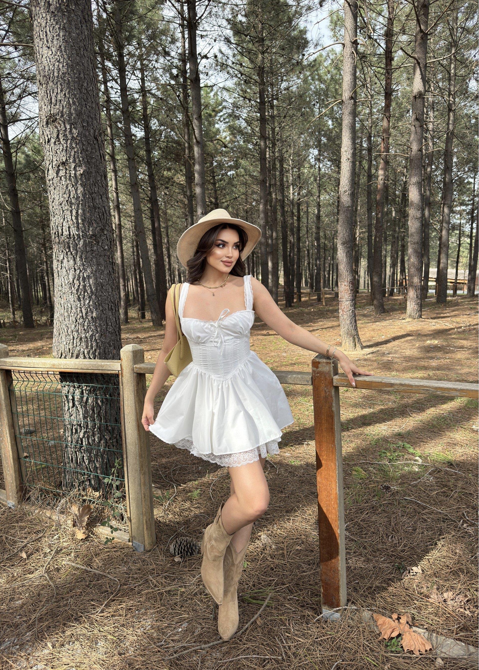 Agatha Dantel Elbise