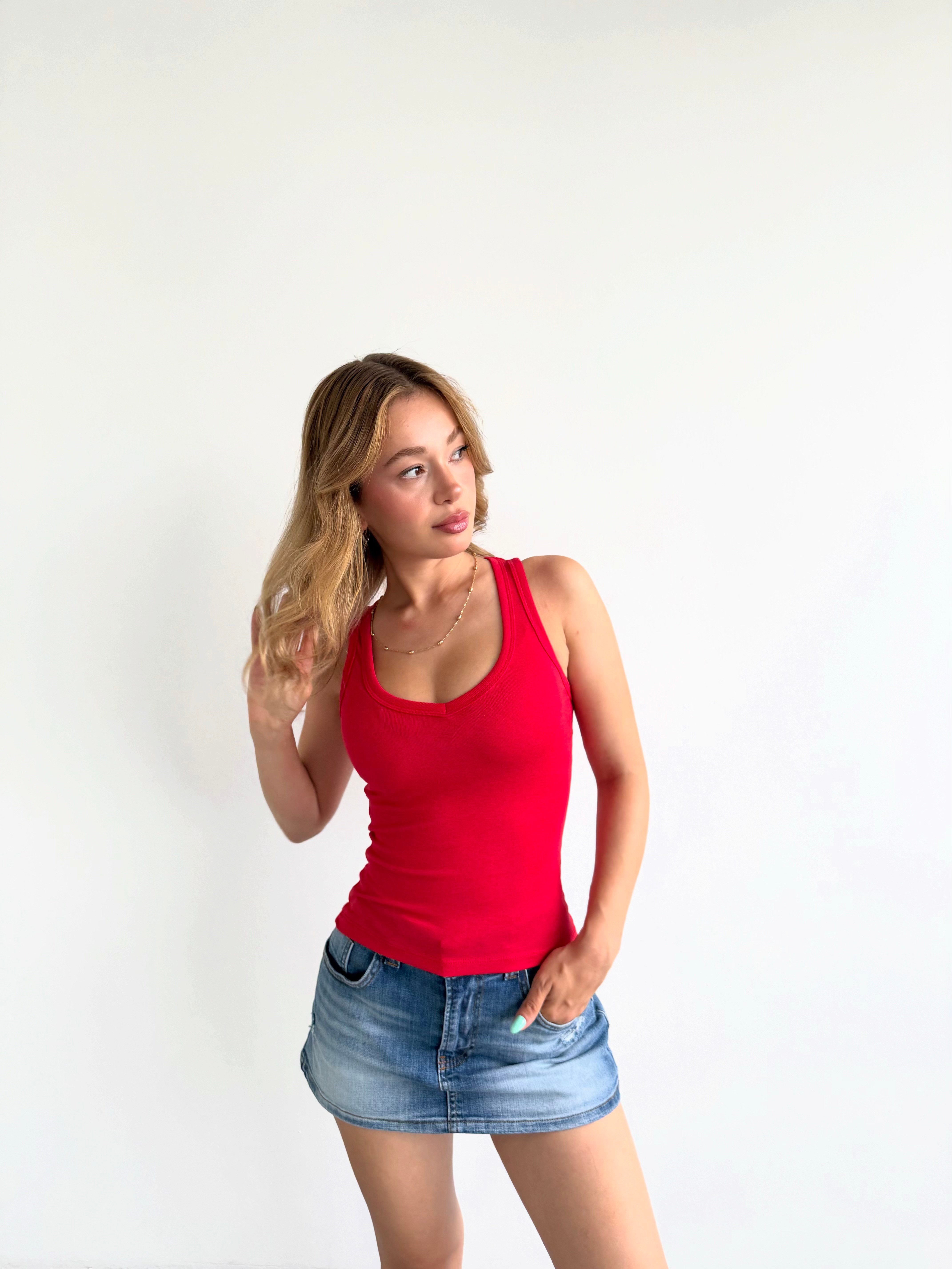 Basic V Yaka Crop