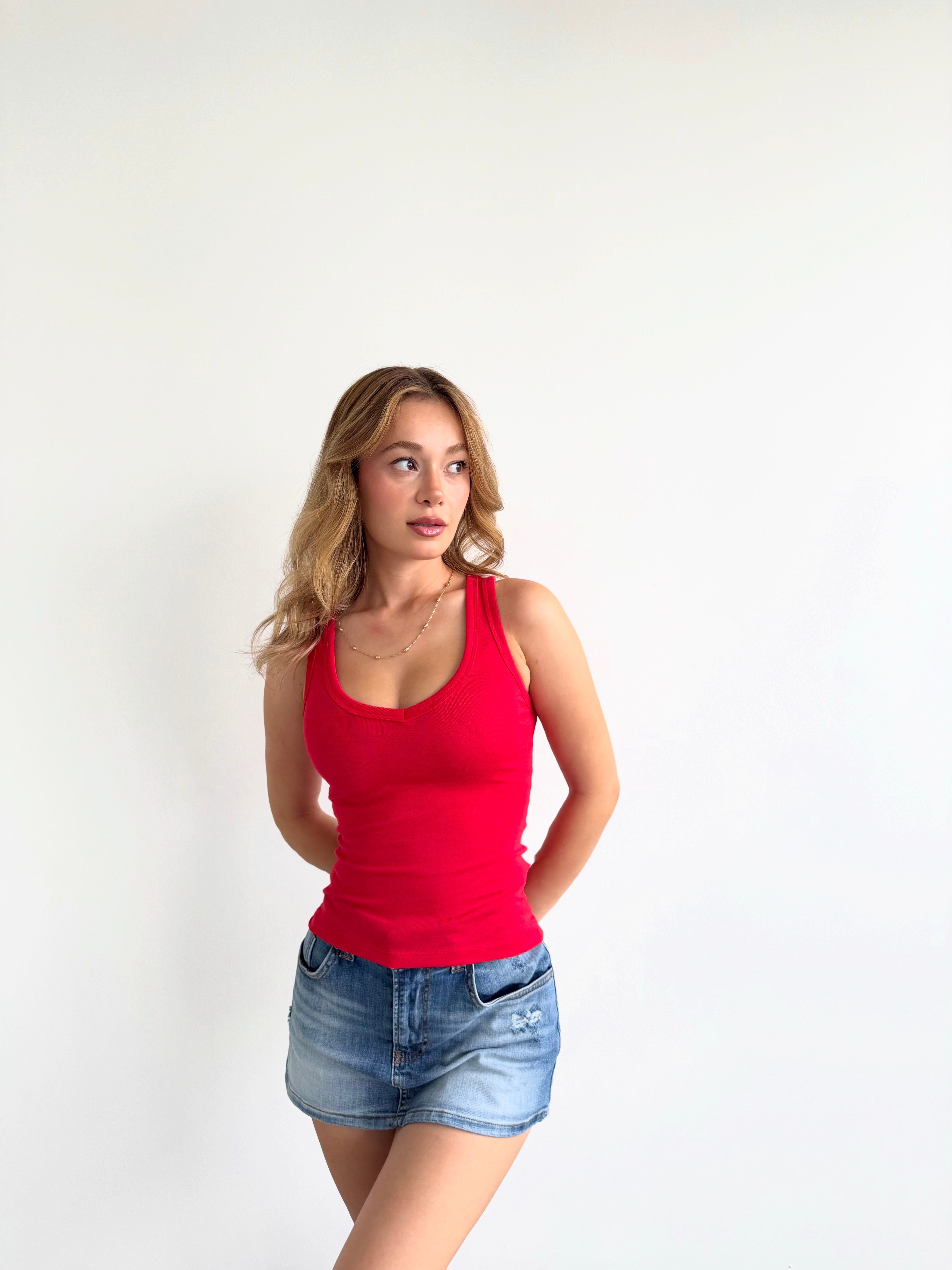 Basic V Yaka Crop