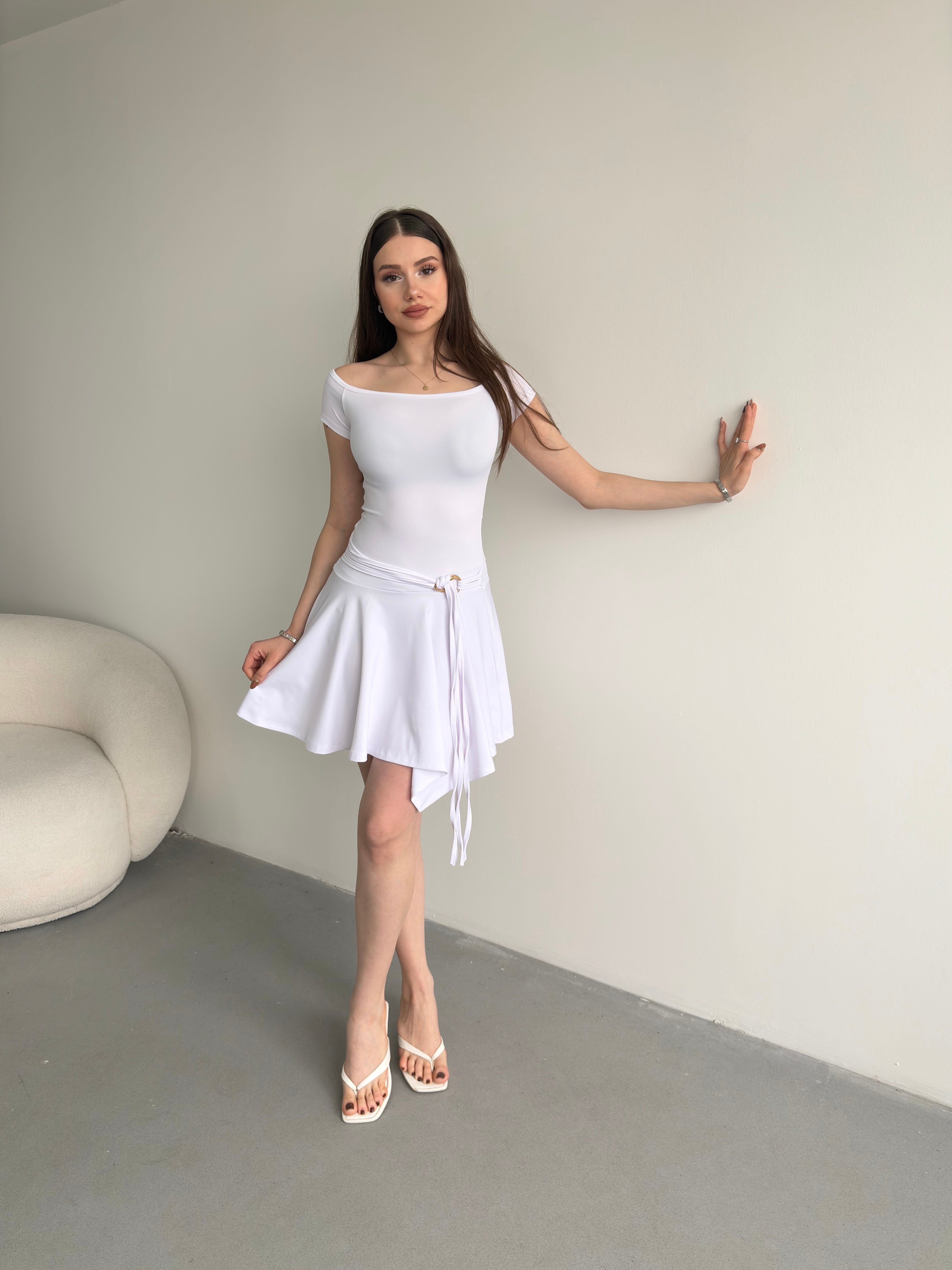 Bel Aksesuarlı Elbise